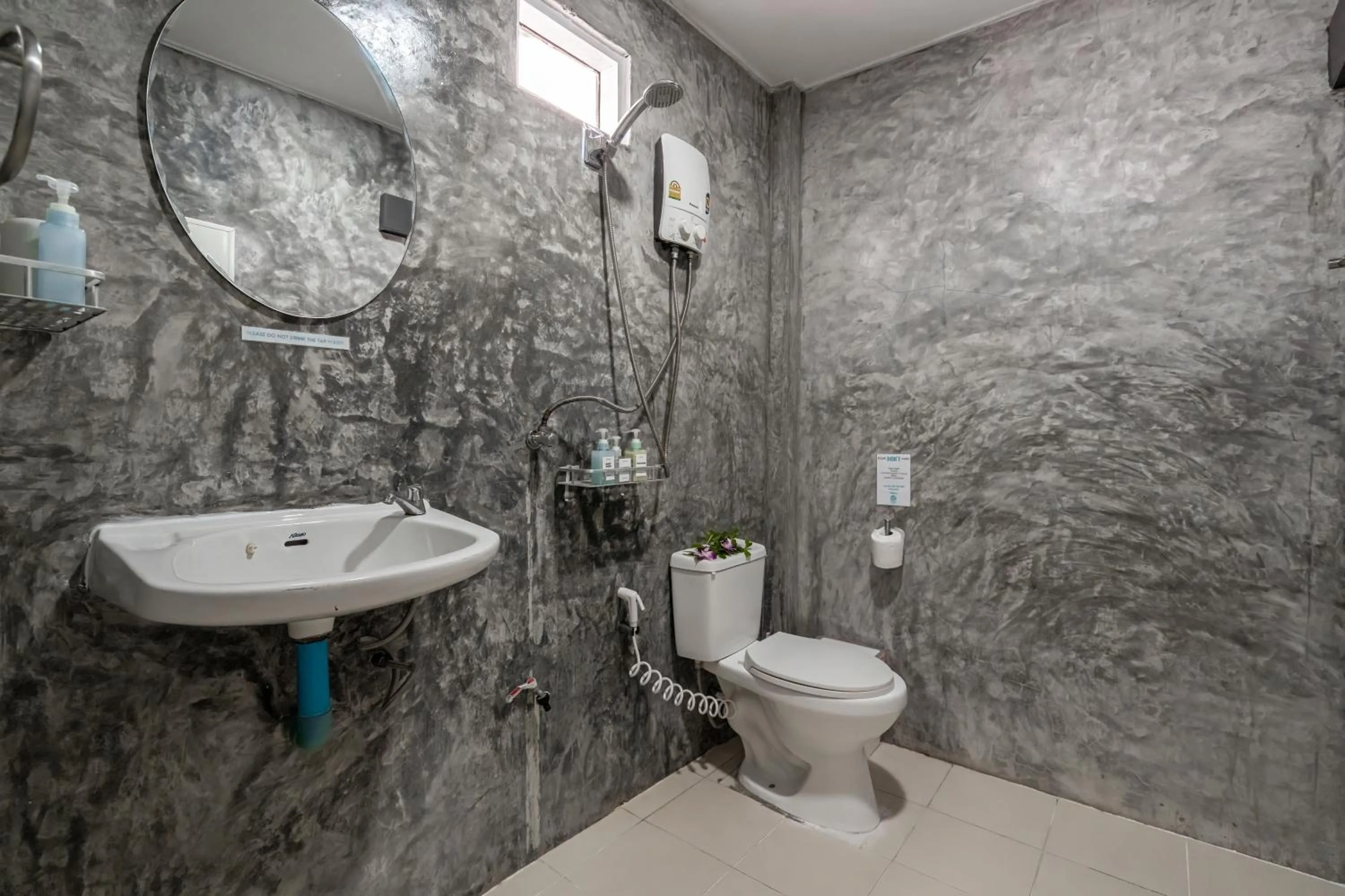 Deluxe Double Room with Sea View in Lanta Beachfront Resort