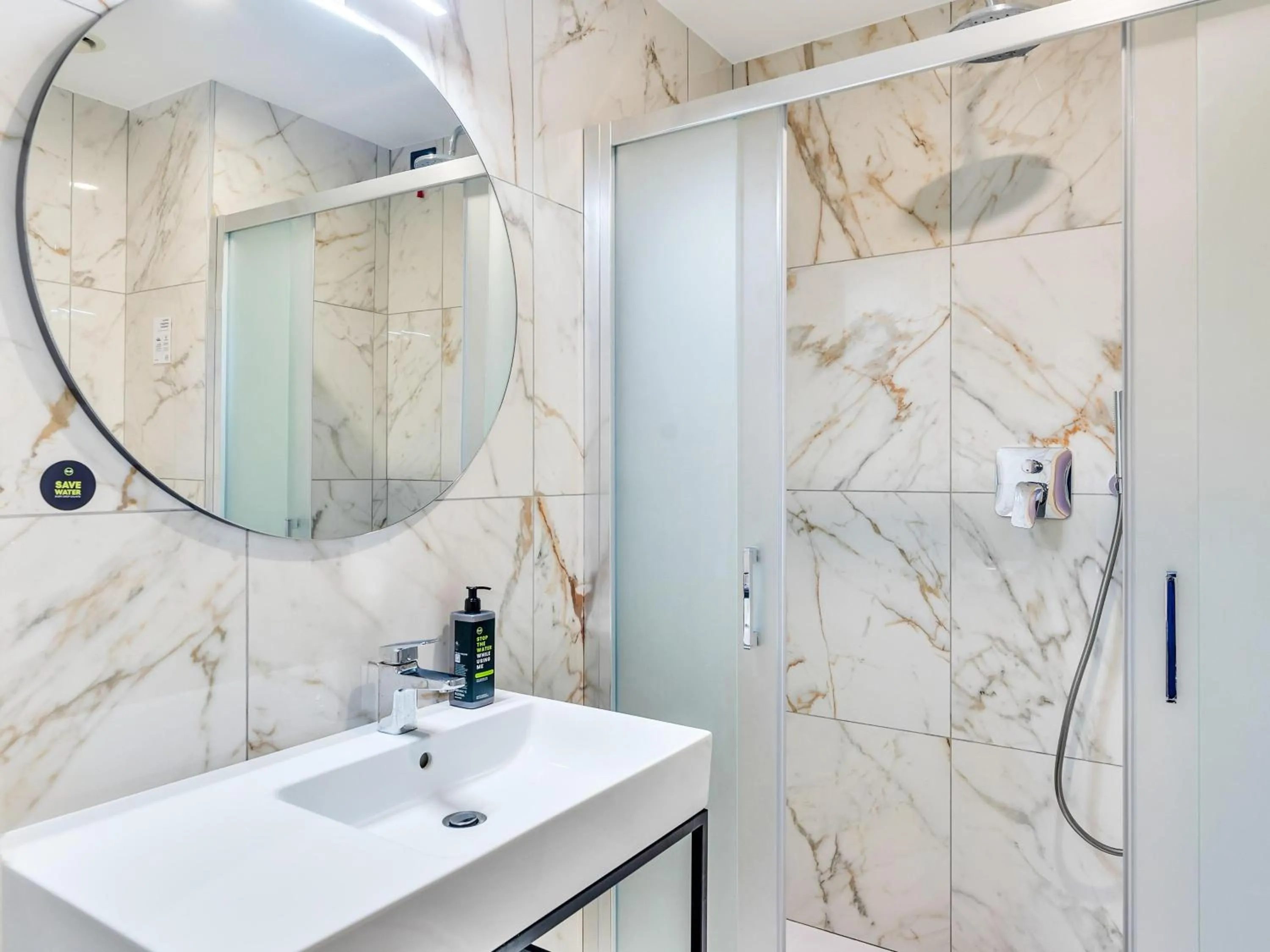 Superior Twin Room in B&B Hotel Milano Aosta