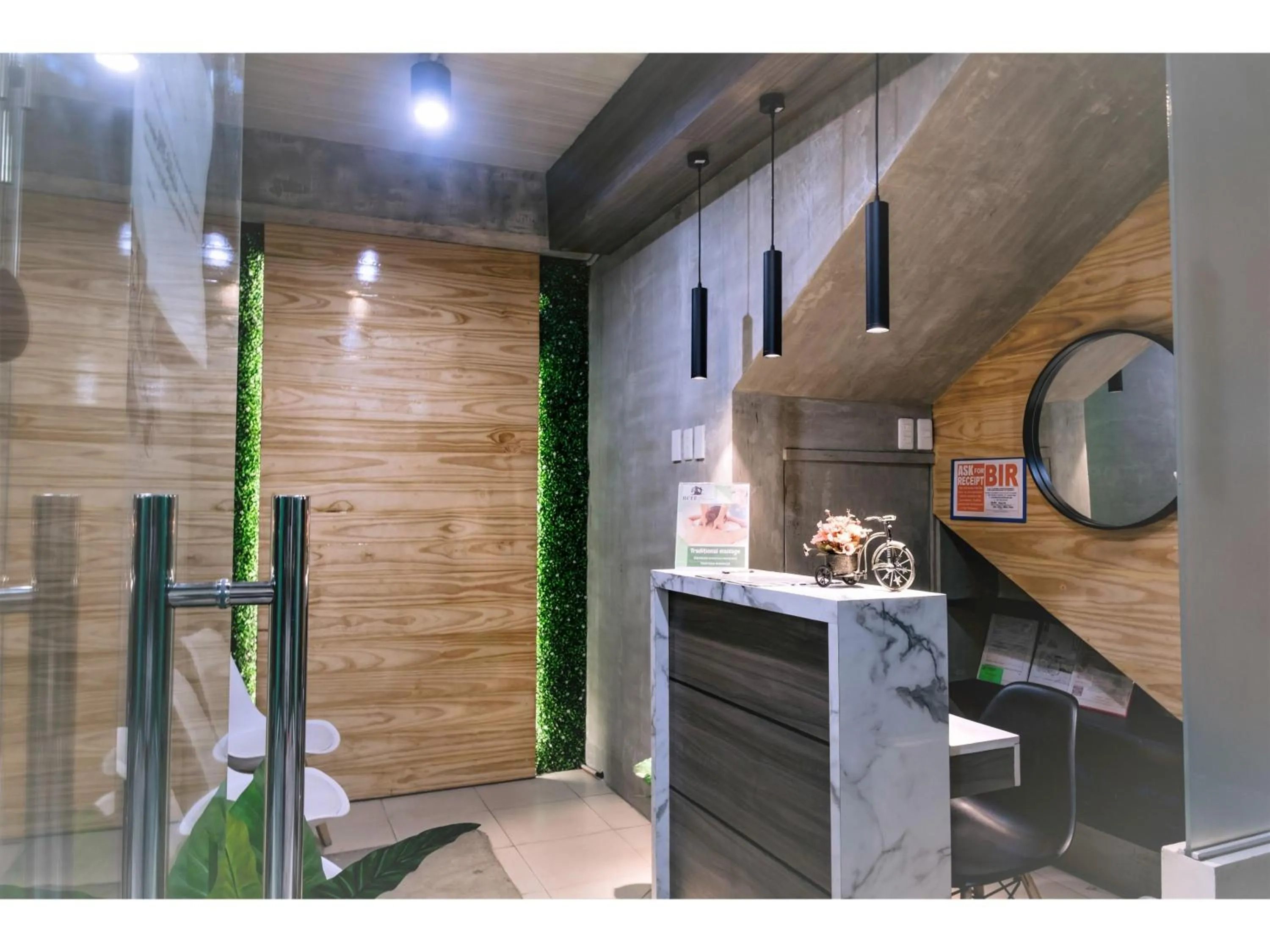 Rcee Place by RedDoorz