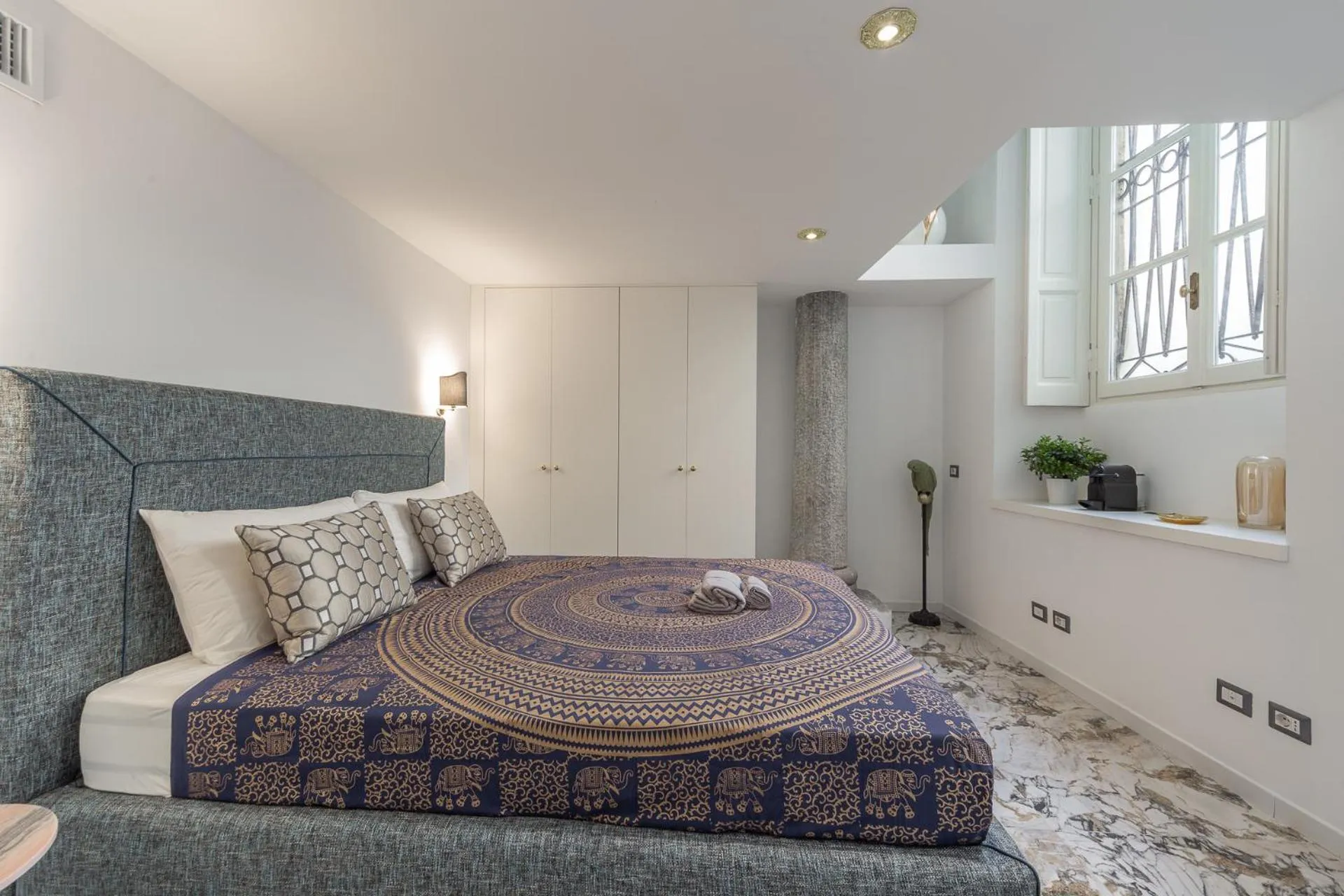 Standard King Room - single occupancy in Duomo Smart Suites