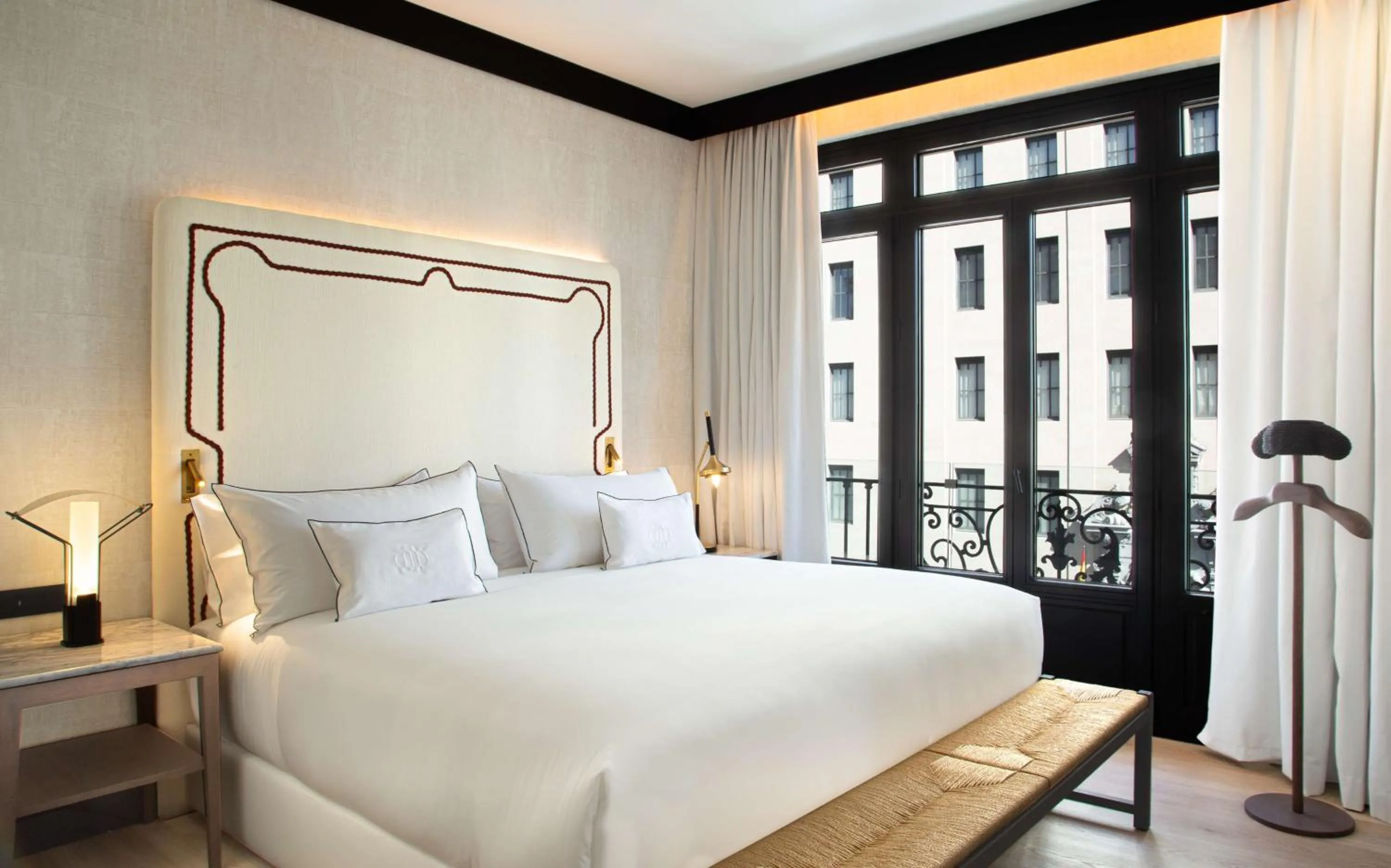 King Corinto Suite in Hotel Montera Madrid, Curio Collection By Hilton