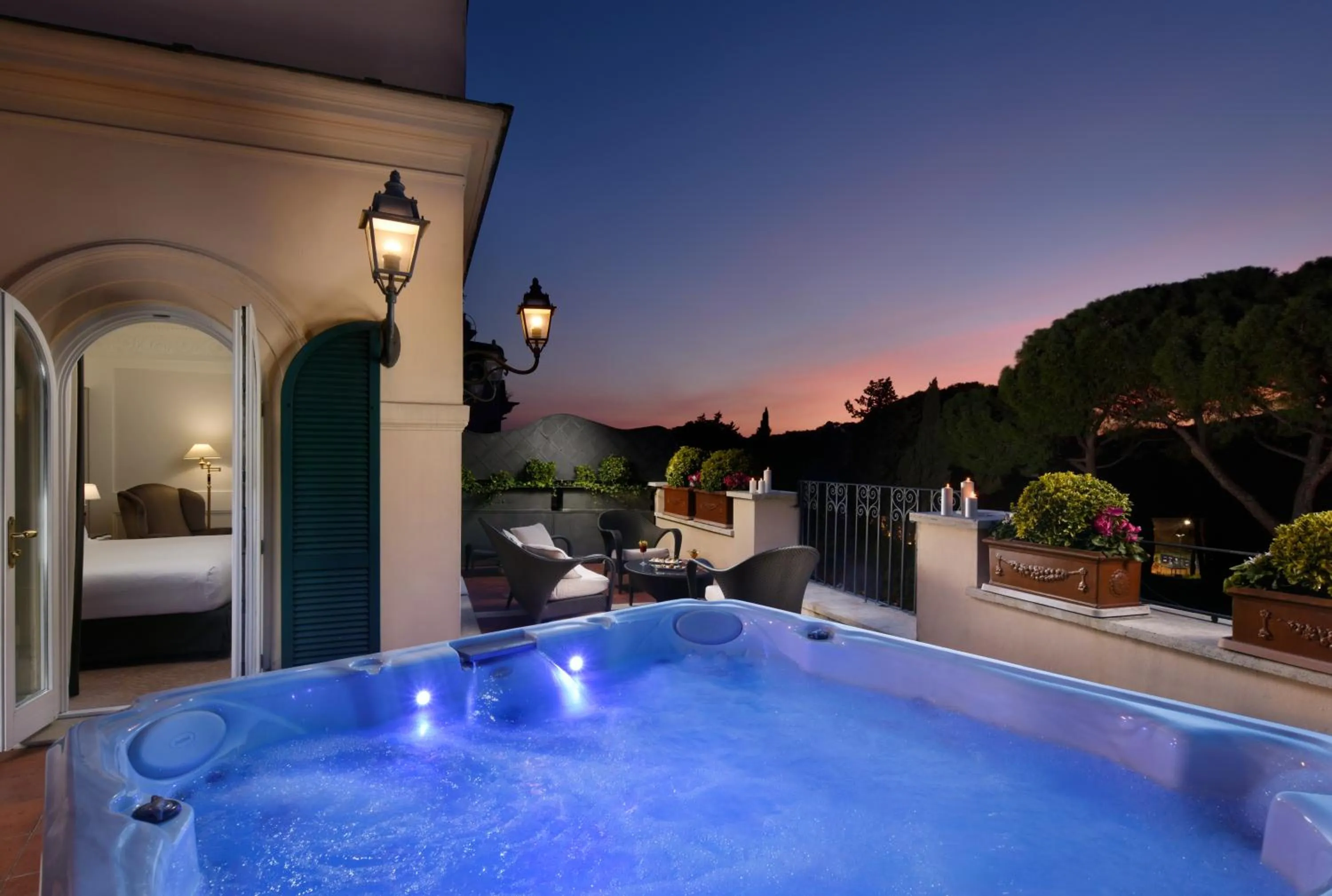 Terrace Jacuzzi Suite in Hotel Splendide Royal - The Leading Hotels of the World