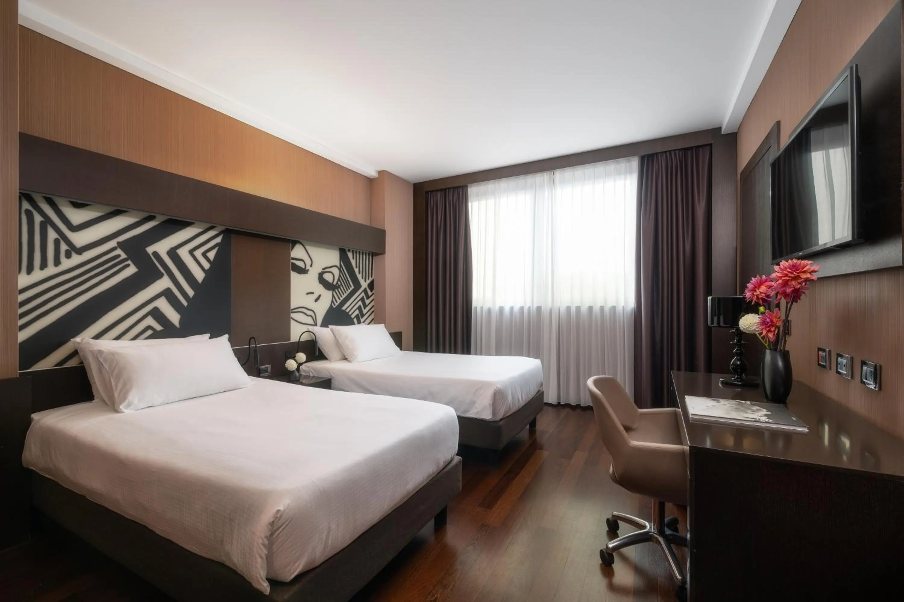 Standard Twin Room with Courtyard View in Crowne Plaza Milan City by IHG