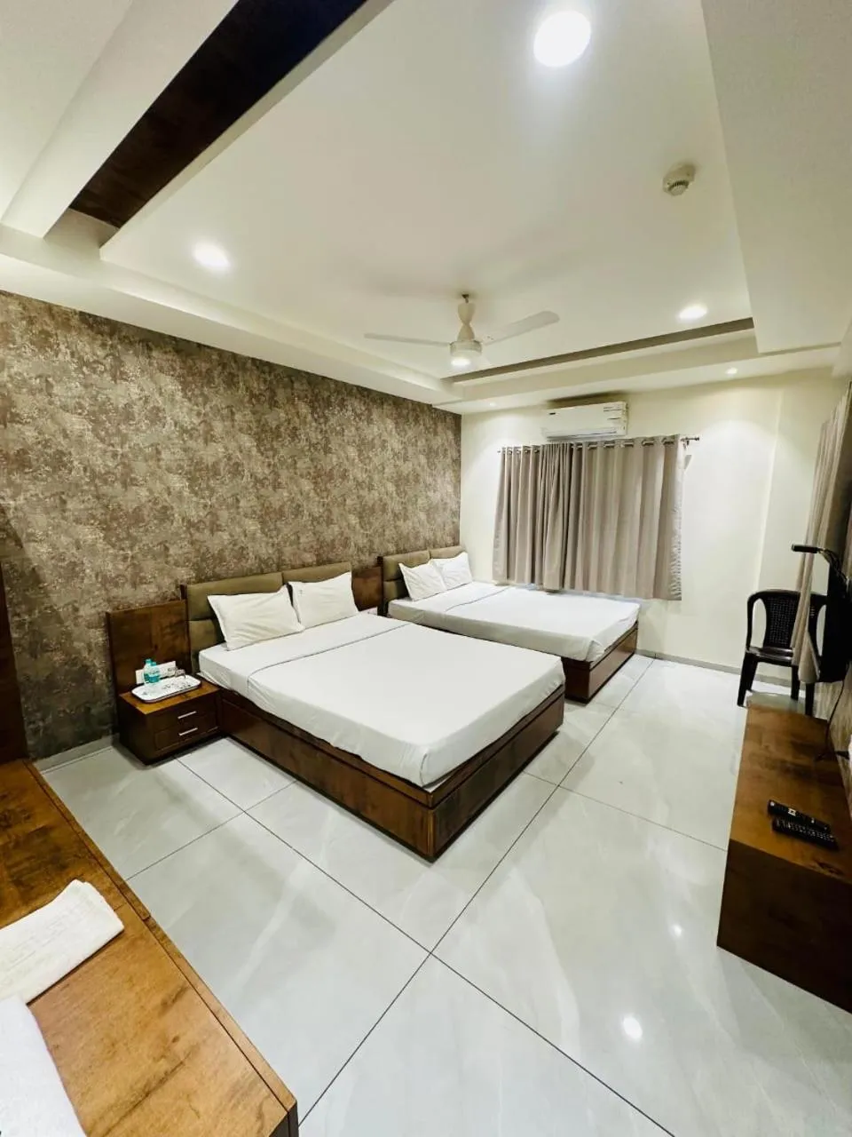 Family Room in Hotel TrushaDham Near to Mahalaxmi Temple Kolhapur