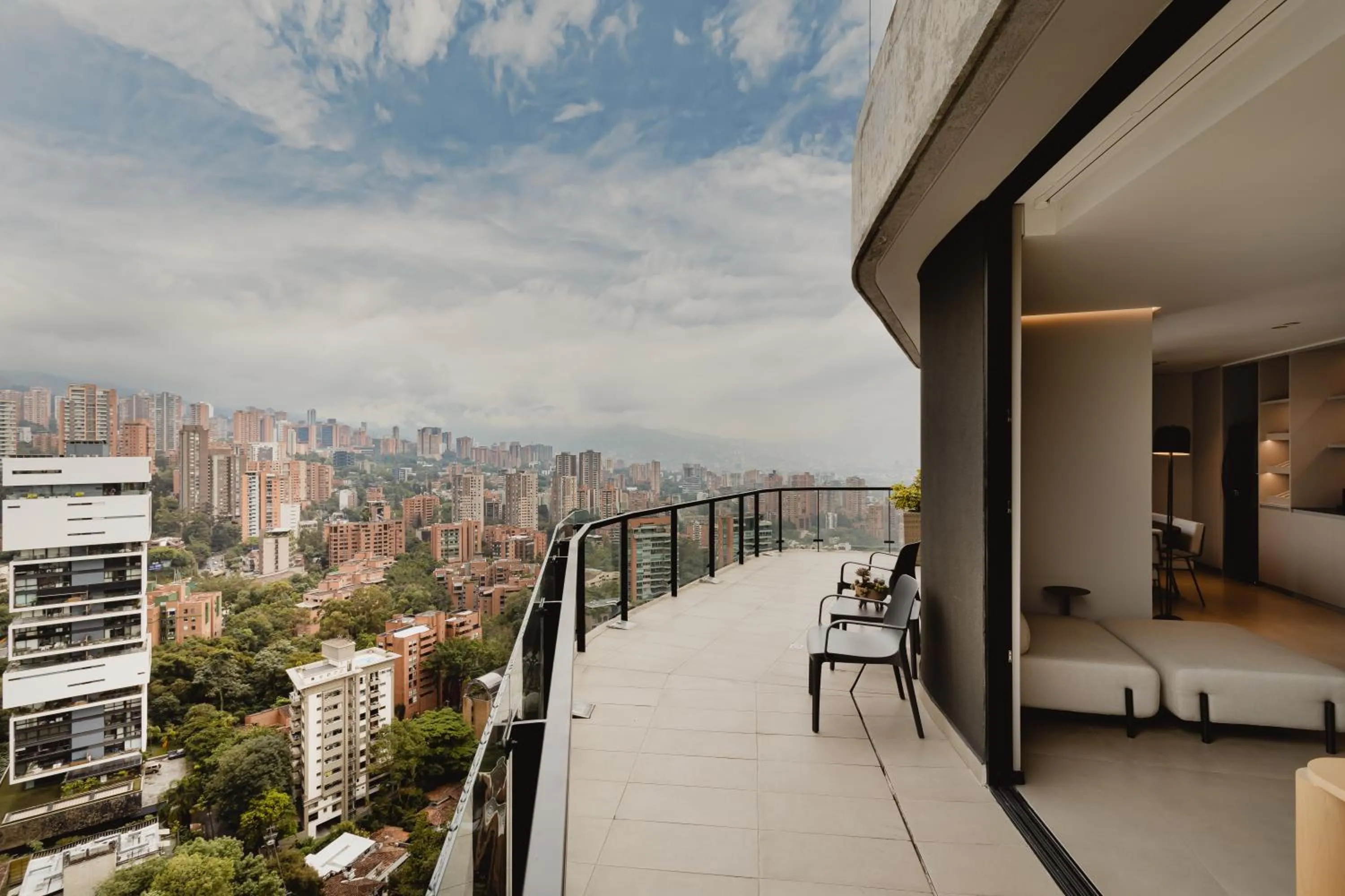 Two-Bedroom Family Apartment in Seissta Medellín