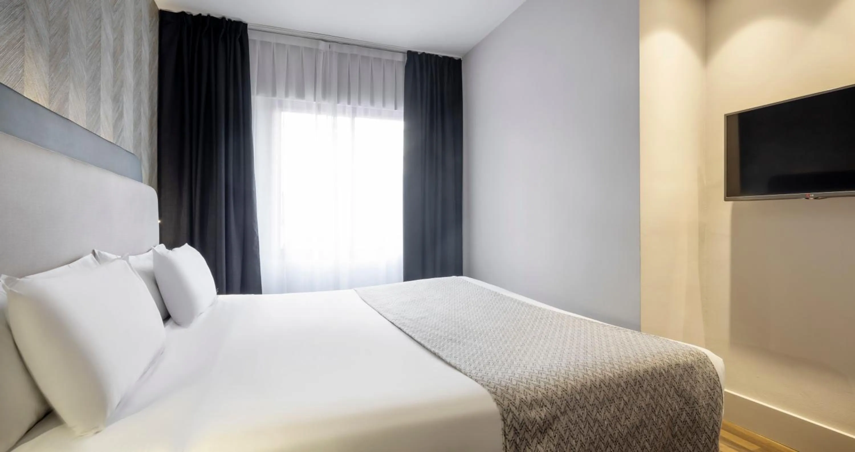 Superior Double Room in Ilunion Suites Madrid