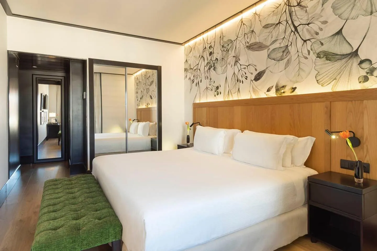 Standard Double or Twin Room with View in H10 Puerta de Alcalá 4 Sup