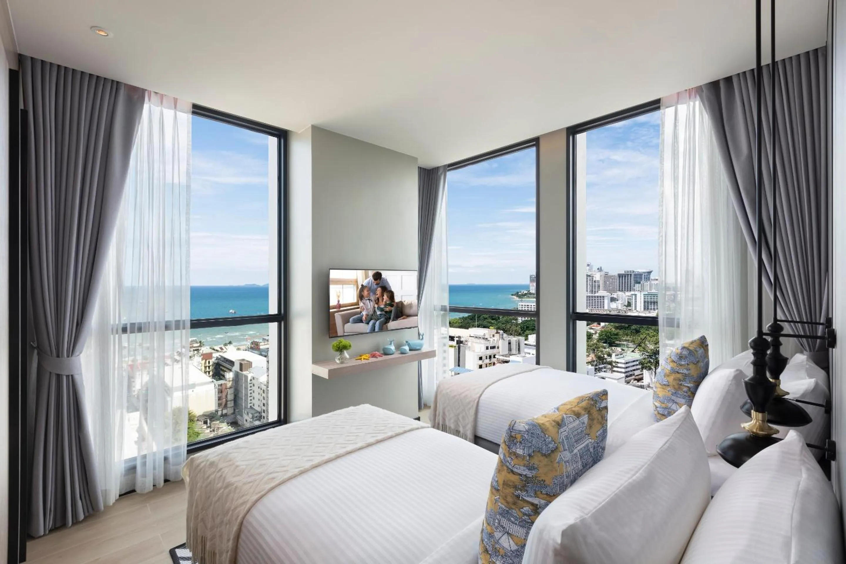 Two-Bedroom Executive in Somerset Pattaya