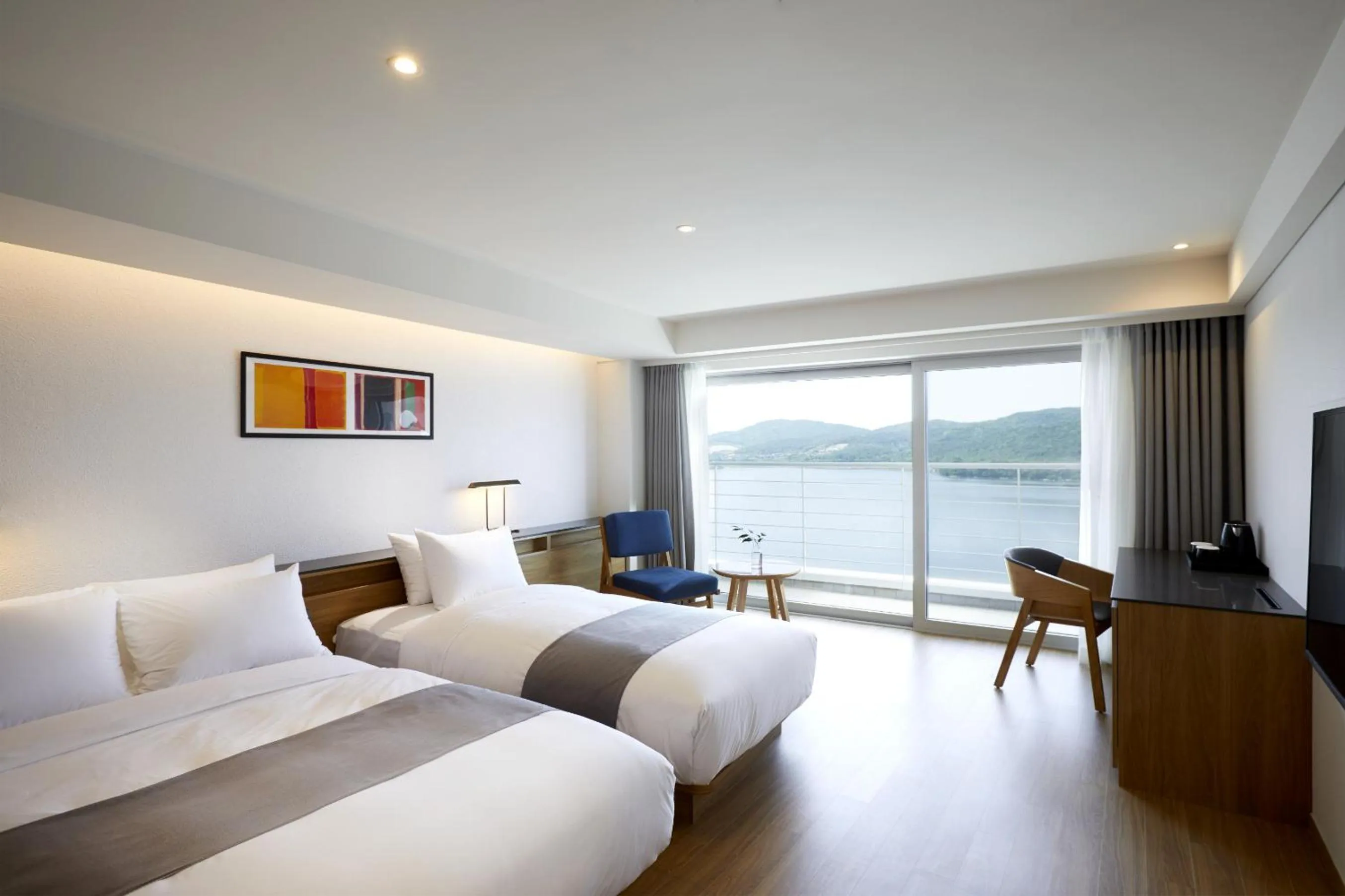 Special Offer - Deluxe Twin Room with Lake View (Free Access to Swimming Pool for 2Pax)) in Lahan Select Gyeongju