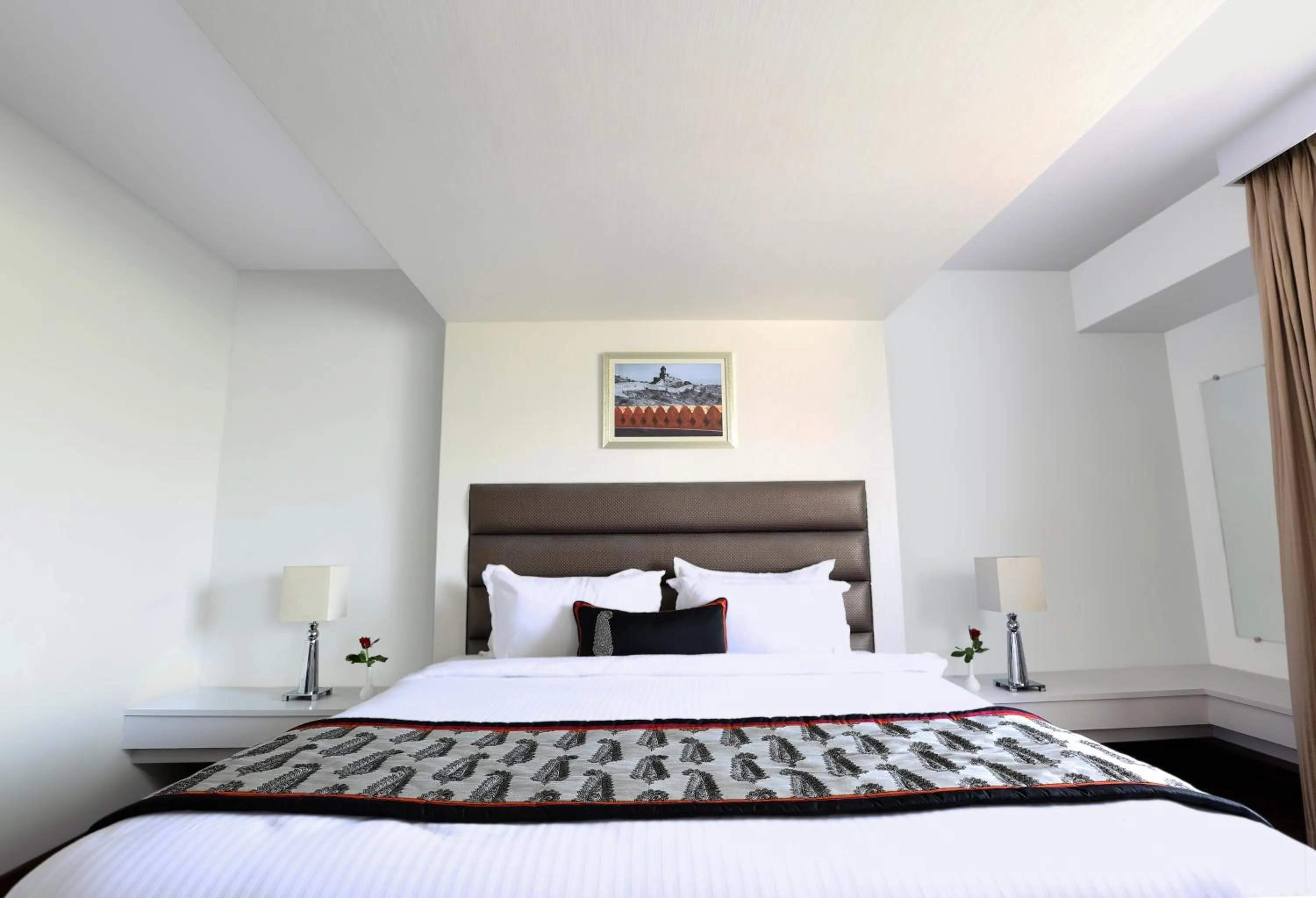 Deluxe Suite in Golden Tulip Jaipur