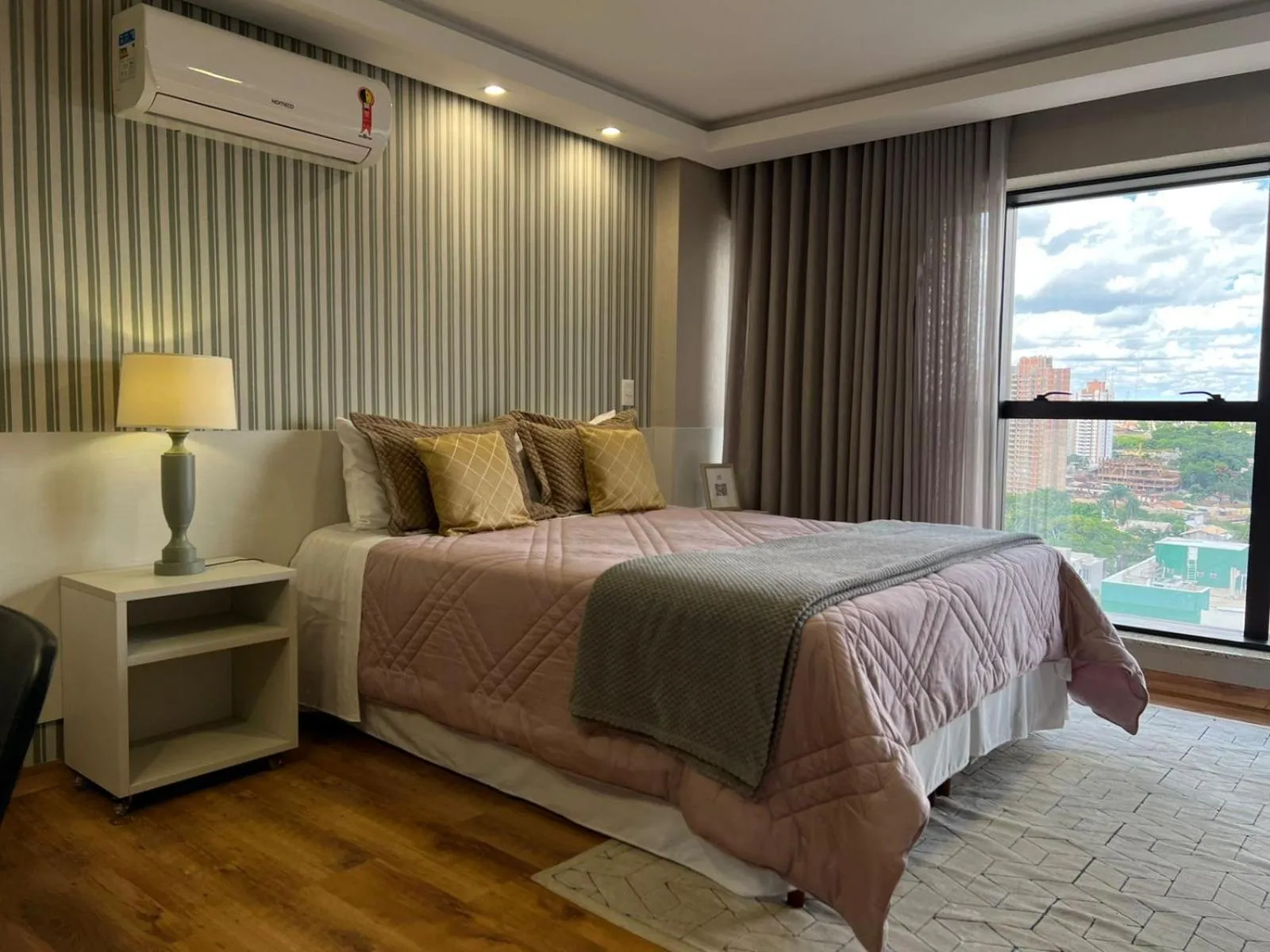 Deluxe Queen Room - single occupancy in Hotel Flat Afonso Pena e Centro de Convenções Campo Grande