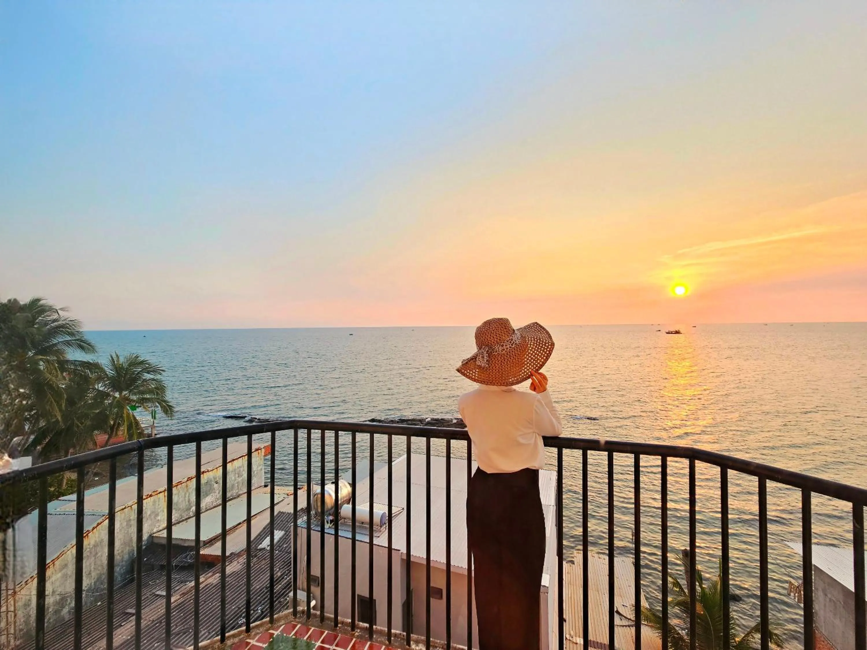 Deluxe Double Room with Balcony and Sea View - single occupancy in Venus Phu Quoc Hotel