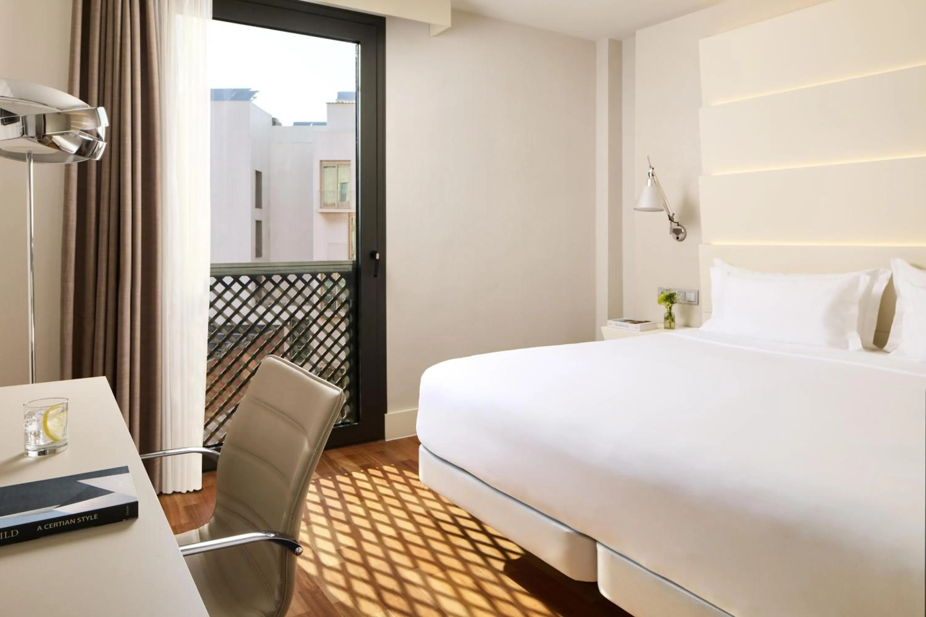 Family Interconnecting with Extrabed (3 AD + 2 CH) in NH Málaga