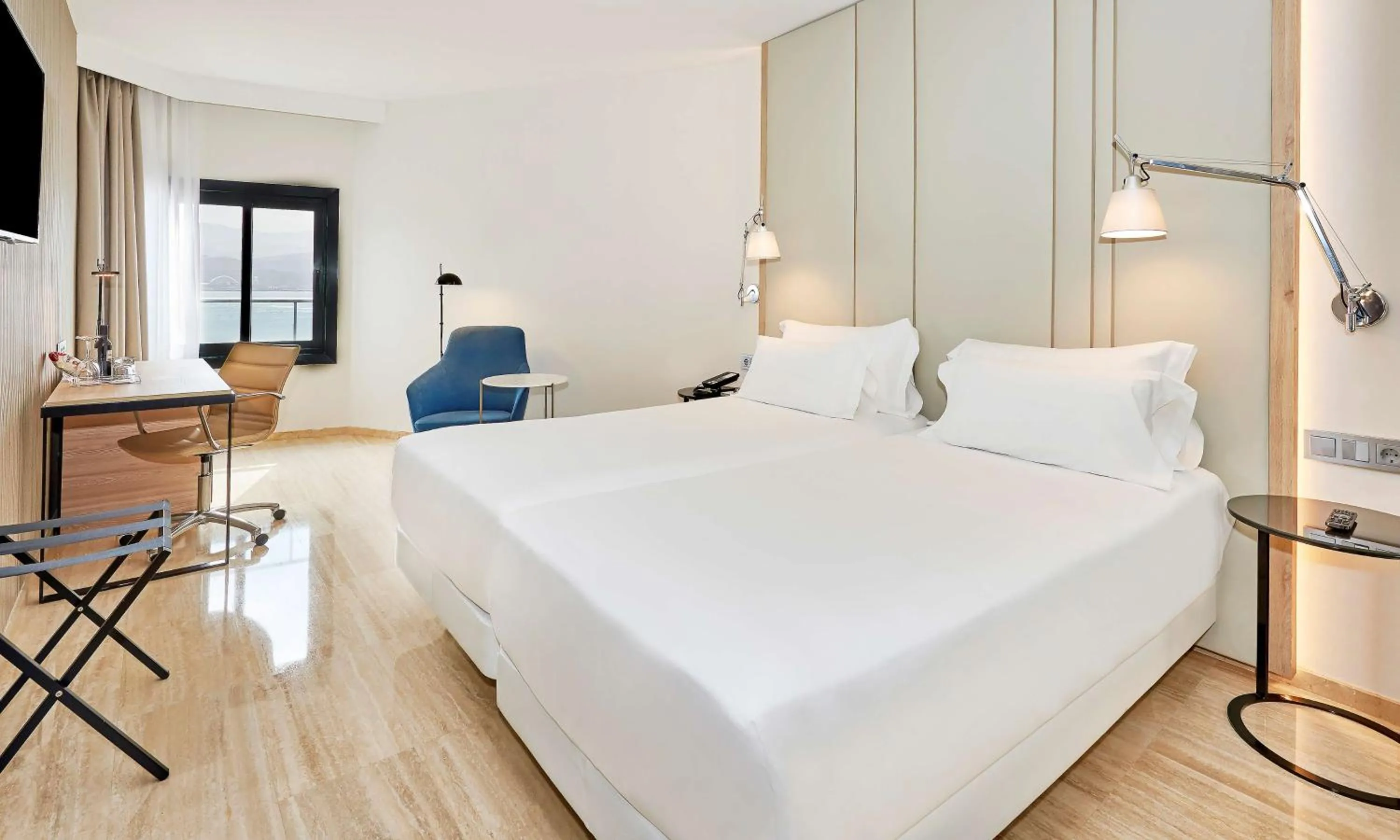 Standard Twin Room with View with Extra Bed (2 Adults + 1 Child) in NH Imperial Playa