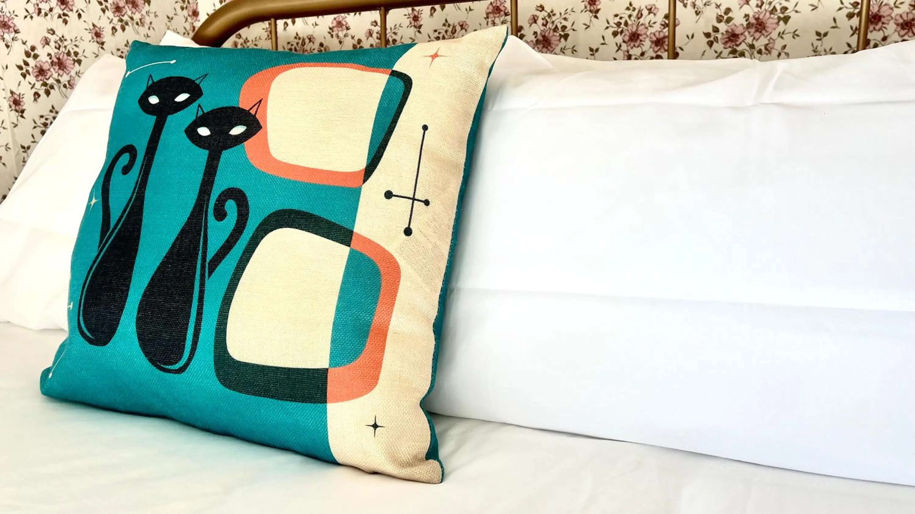 Standard Queen Room in Hotel La More at The Bisbee Inn