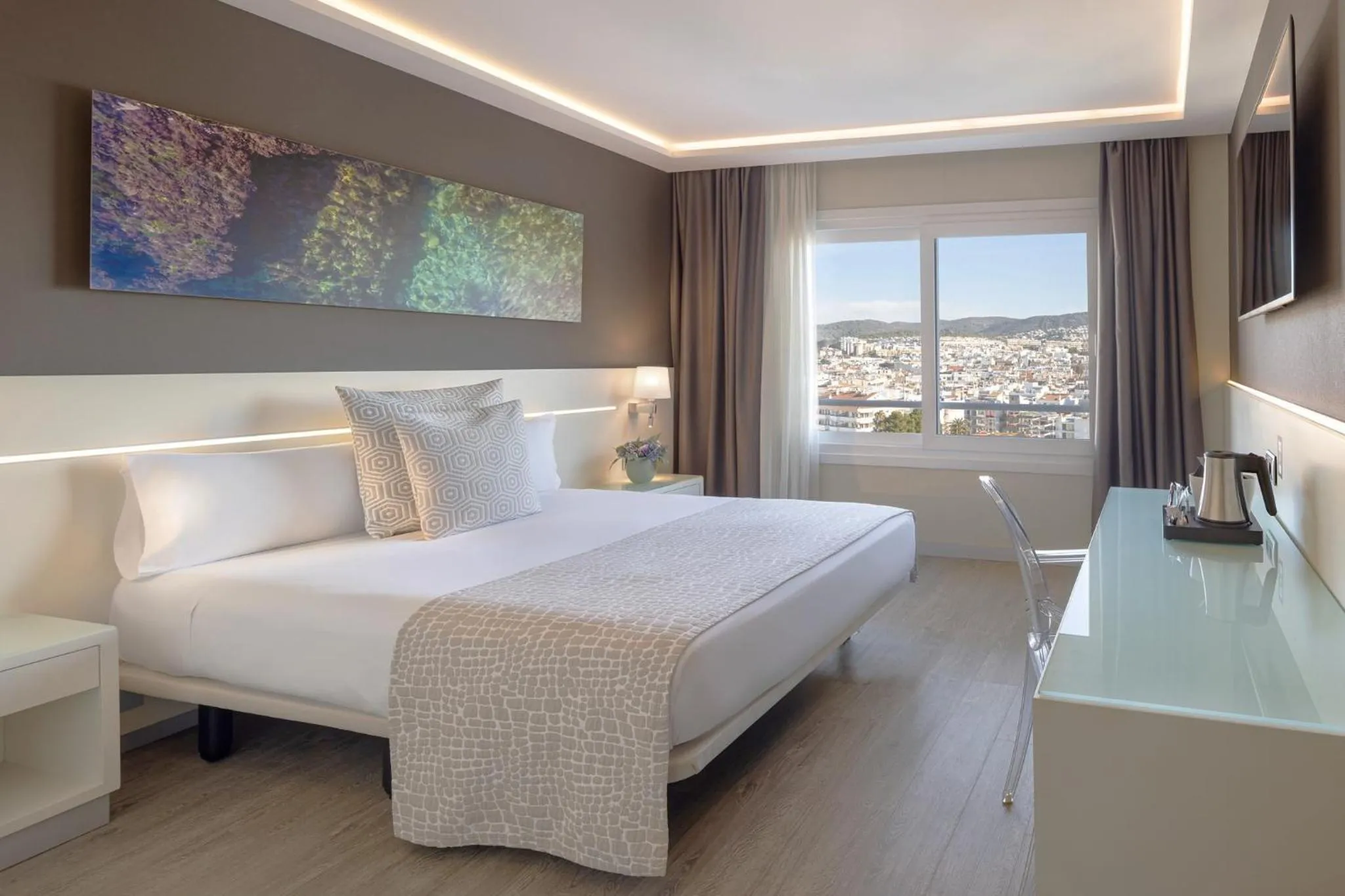 Executive Double or Twin Room with Mountain View in Calipolis