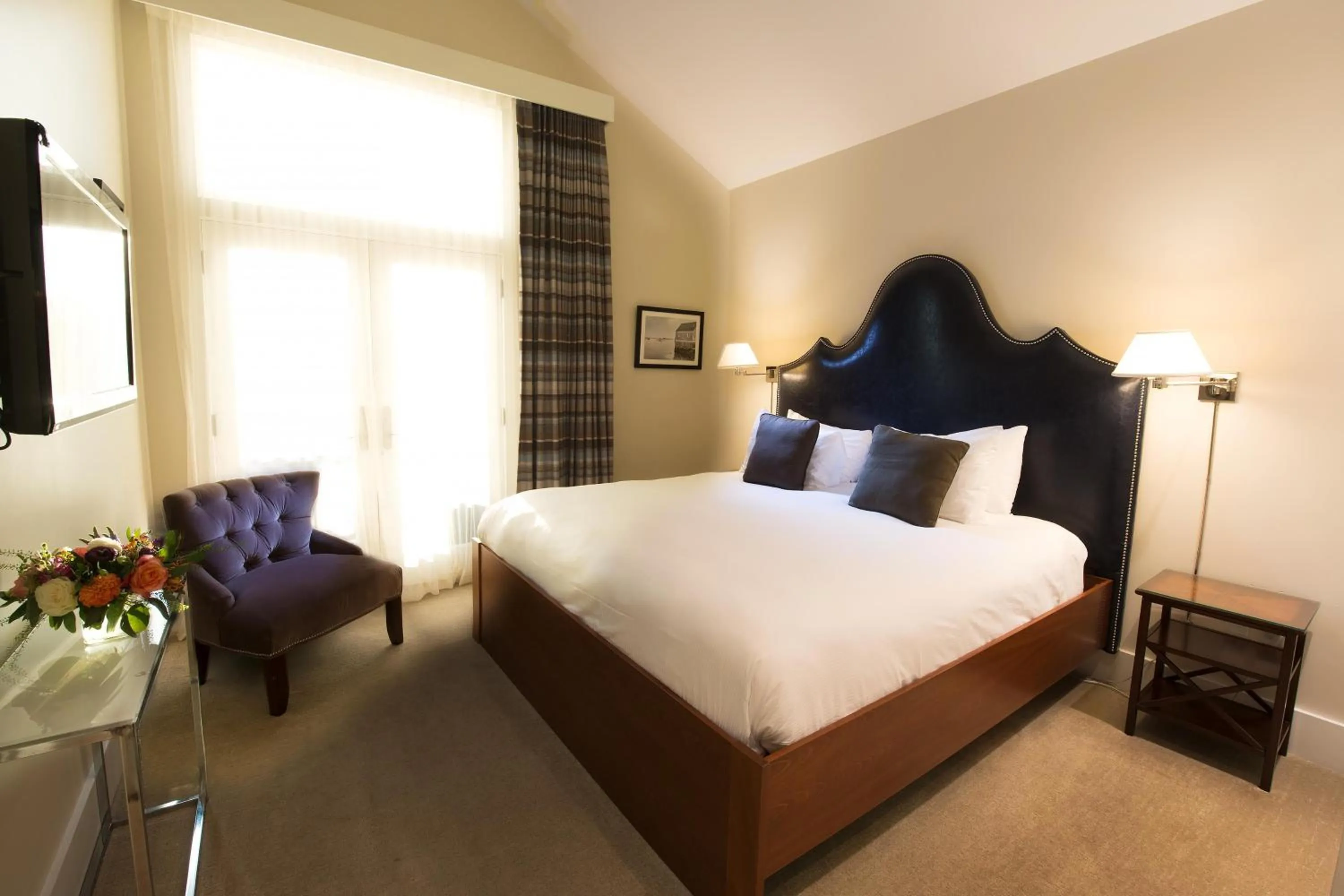 Harbor View King Room with Balcony in The Boathouse