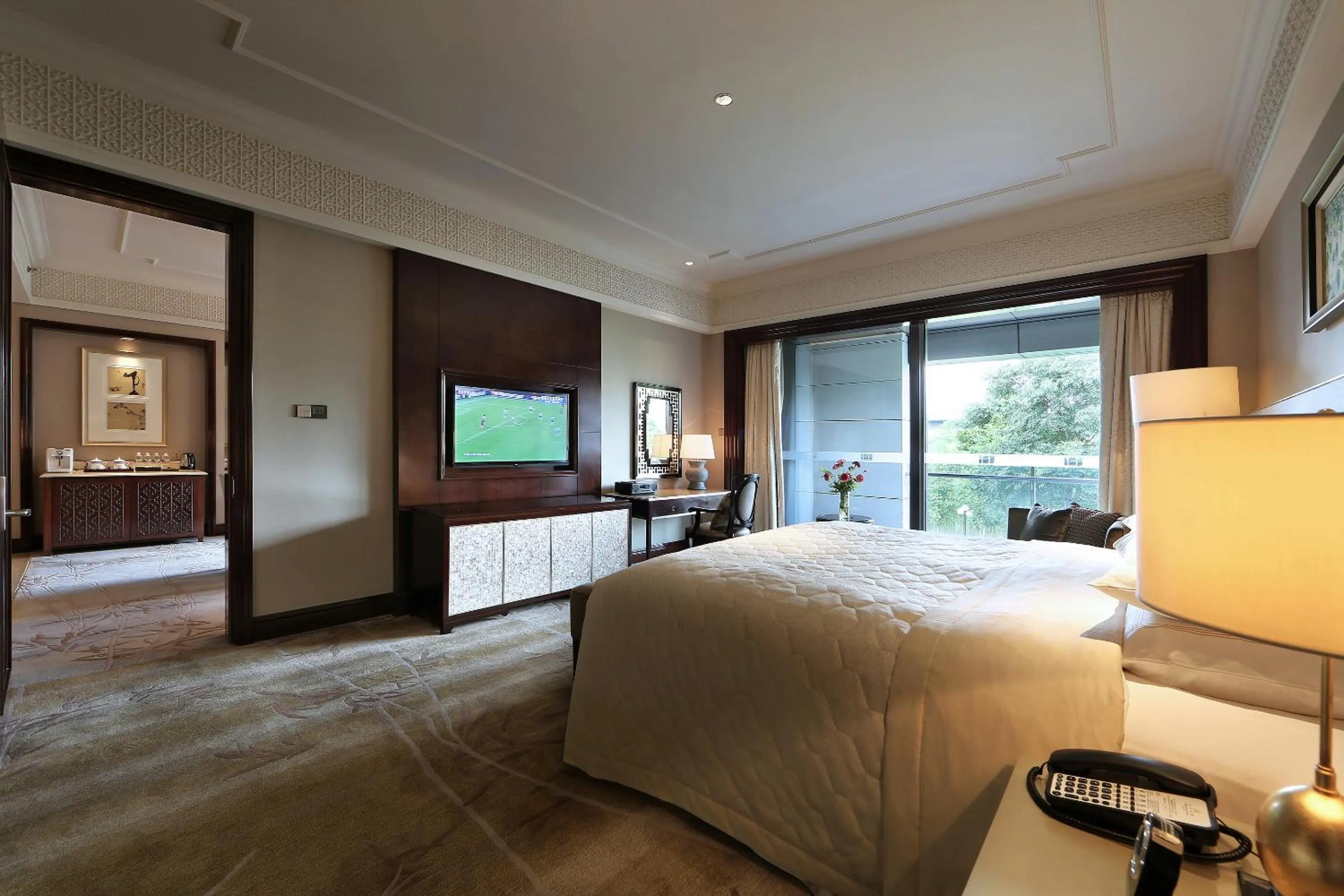 Executive King Suite-North - single occupancy in Shanghai Dongjiao State Guest Hotel