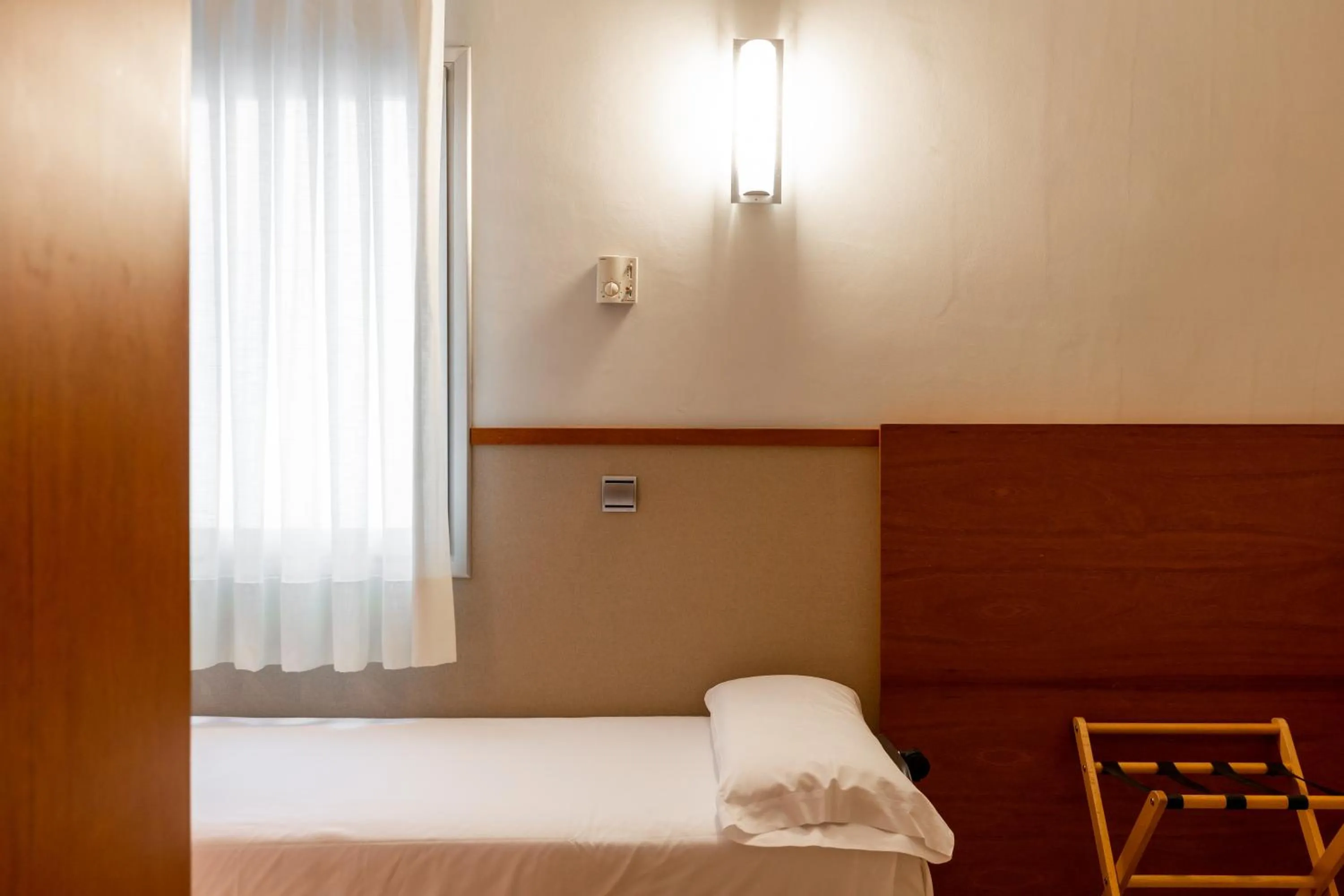 Double Room with Extra Bed in Onix Rambla