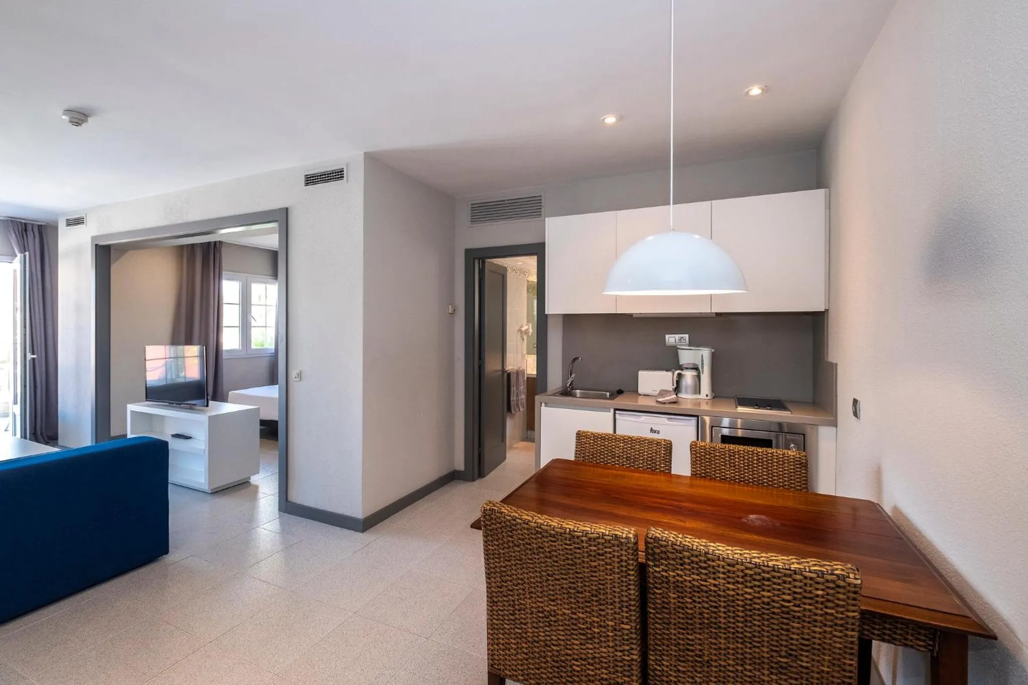 One-Bedroom Apartment (2 Adults + 2 Children) in HG Jardín de Menorca