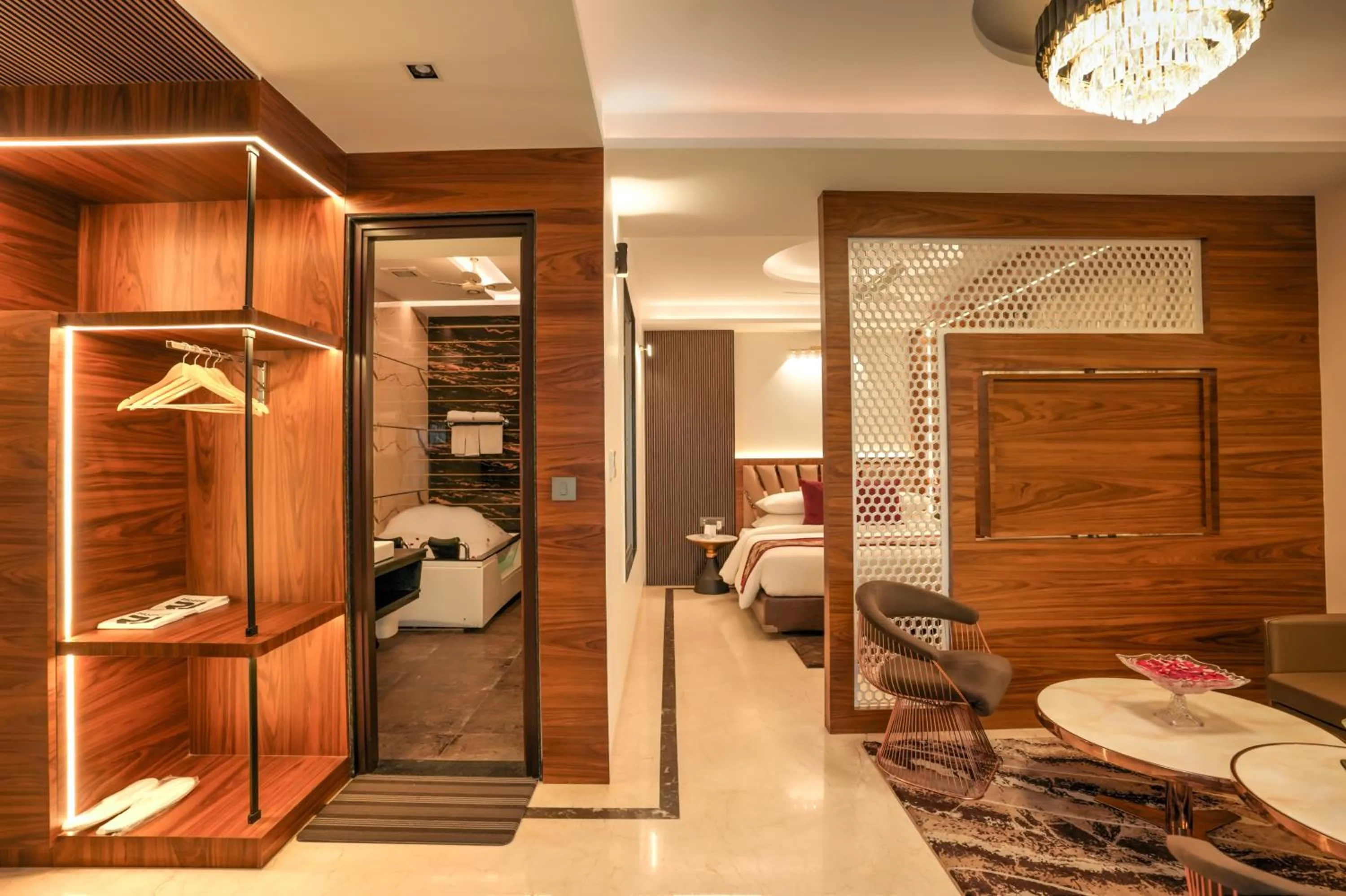 King Suite with Balcony - single occupancy in Hotel Rj