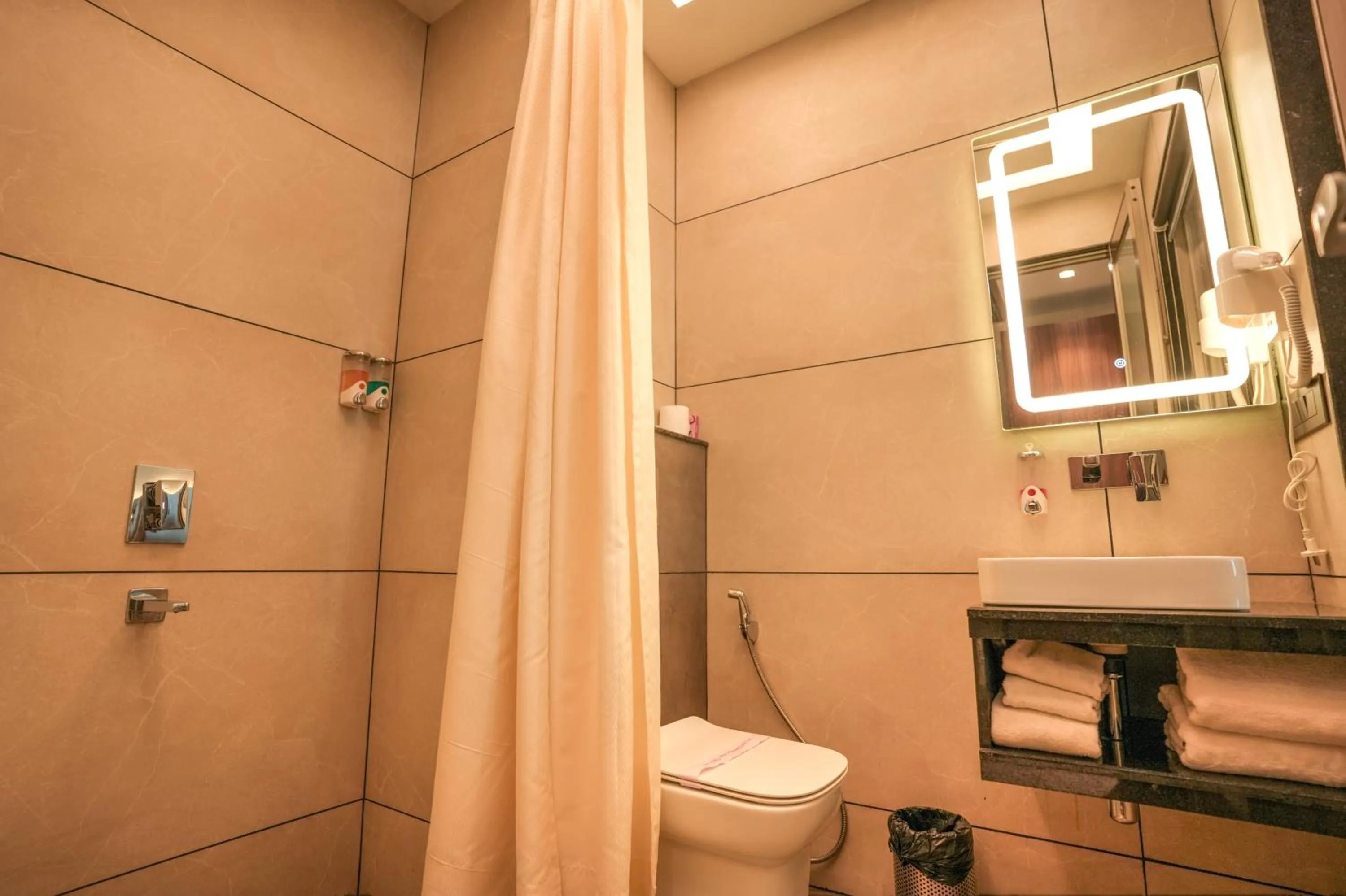 Standard Double or Twin Room - single occupancy in Hotel Rj