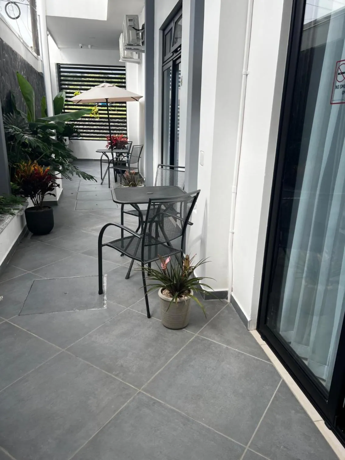 Economy Quadruple Room with Shared Bathroom in Hotel Arenal by Regina