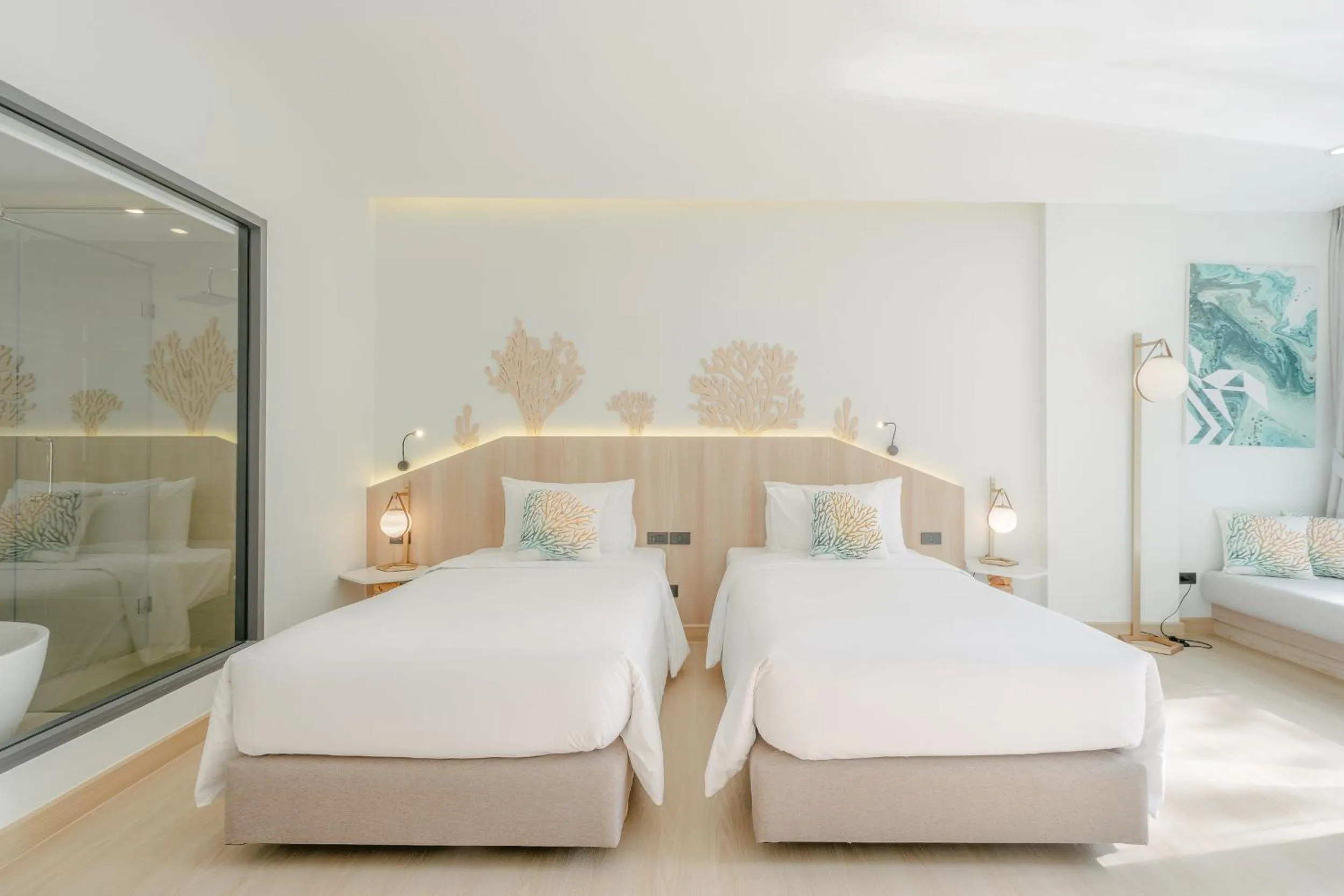 Deluxe Pool Access in Phuket Emerald Beach Resort