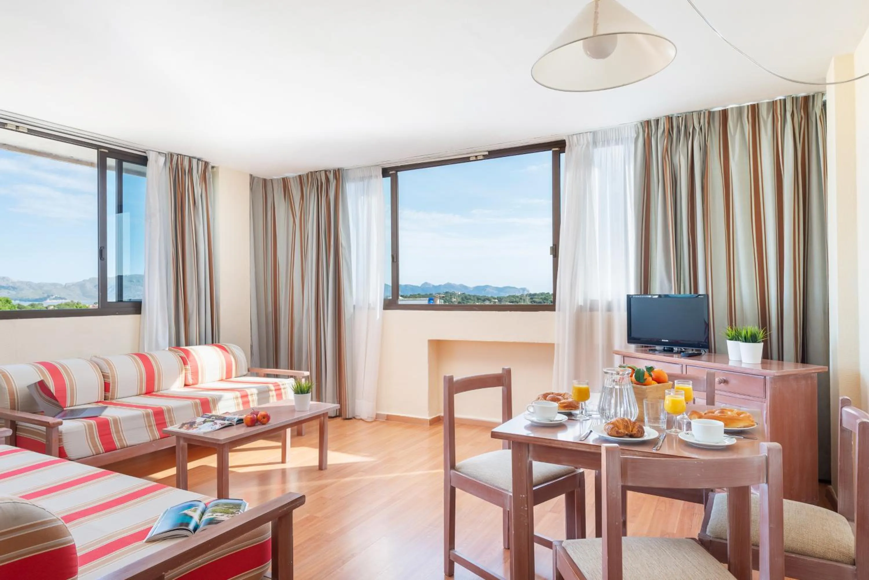 Two-Bedroom Apartment in Apartamentos Carlos V