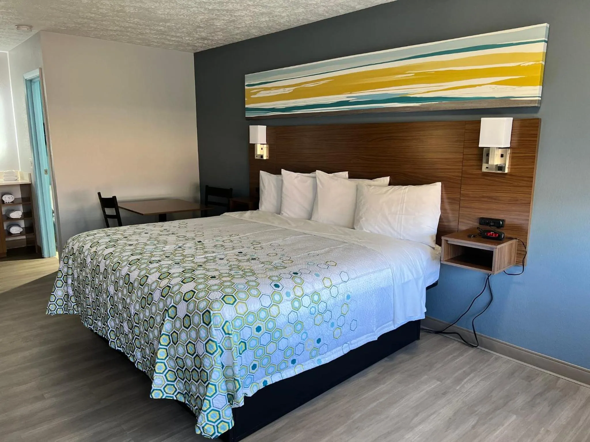 Studio King Room Non-Smoking in HomeTowne Studios by Red Roof Georgetown, KY