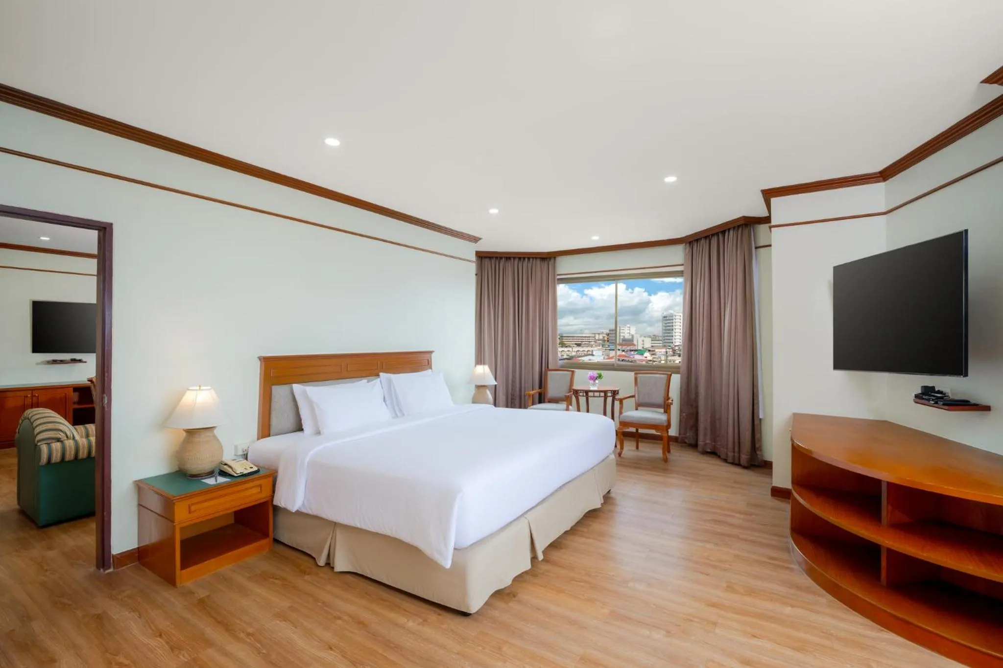 Executive Suite in Star Convention Hotel