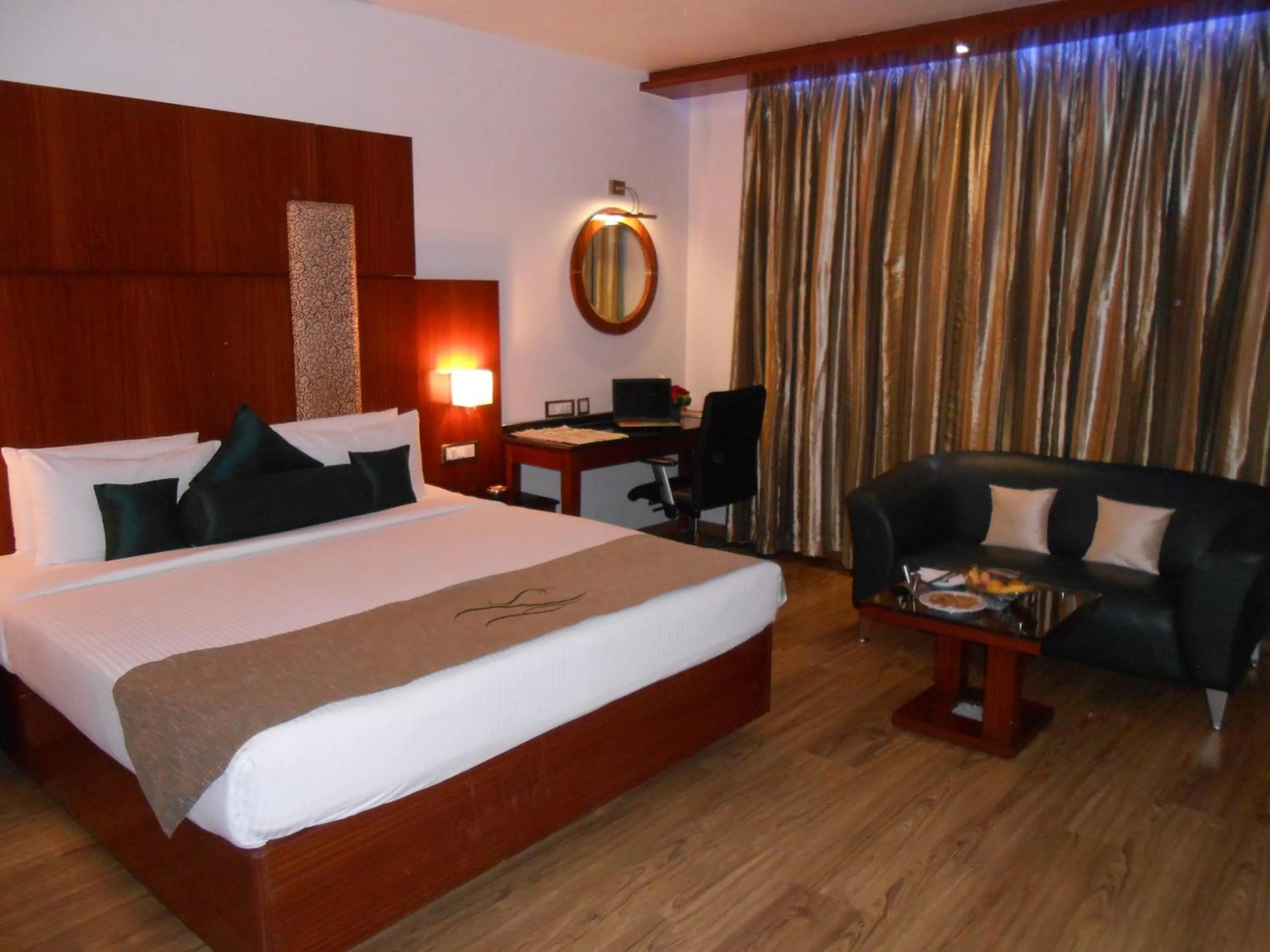 Club Double Room - single occupancy in Citrine