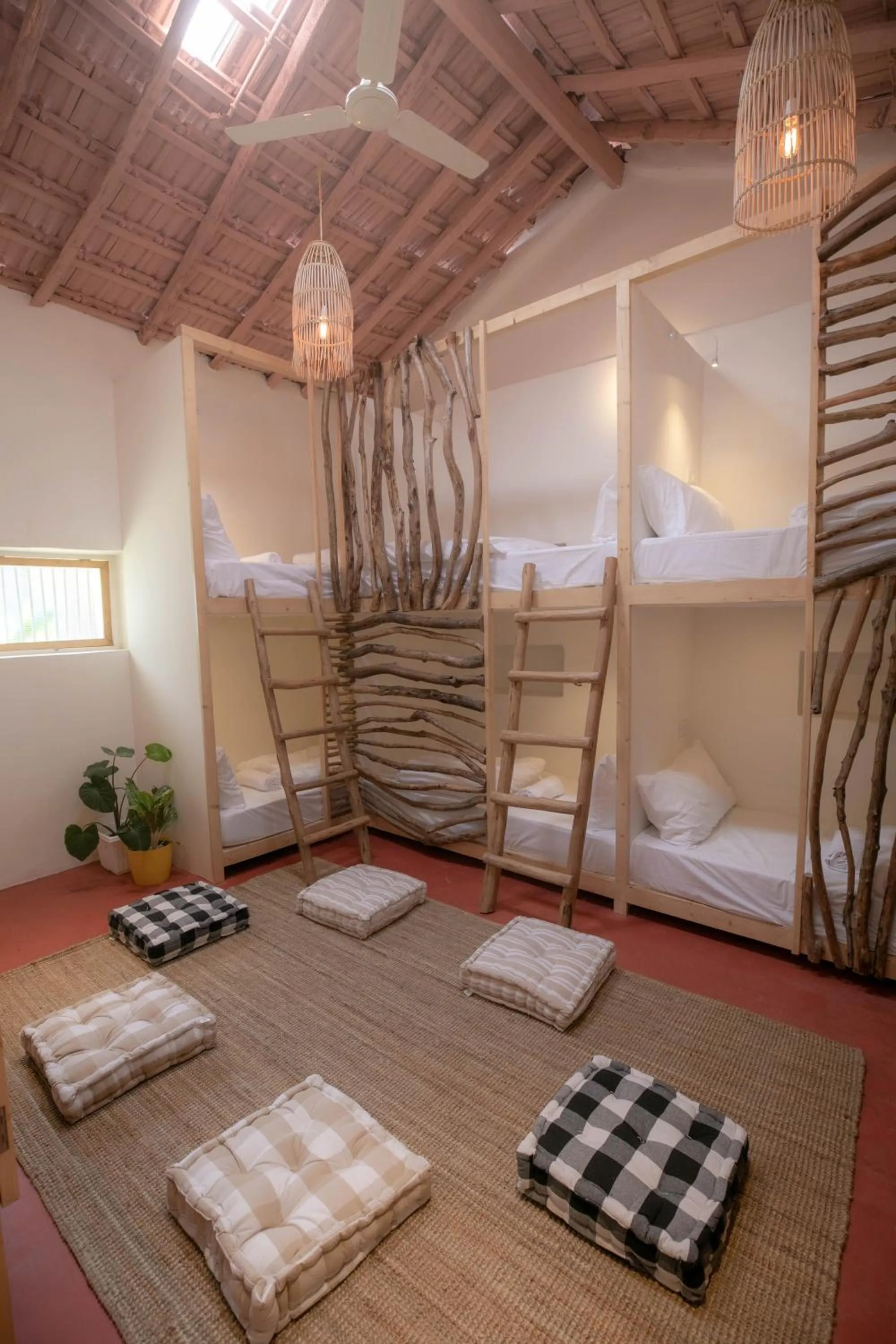 Bed in 6-Bed Mixed Dormitory Room in Circle