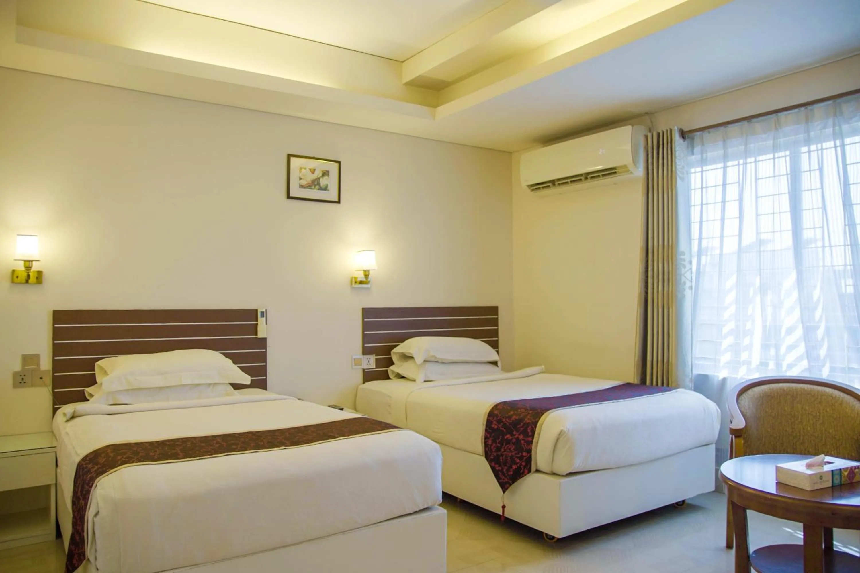 Deluxe Twin Room in Hotel Shuktara Dhaka