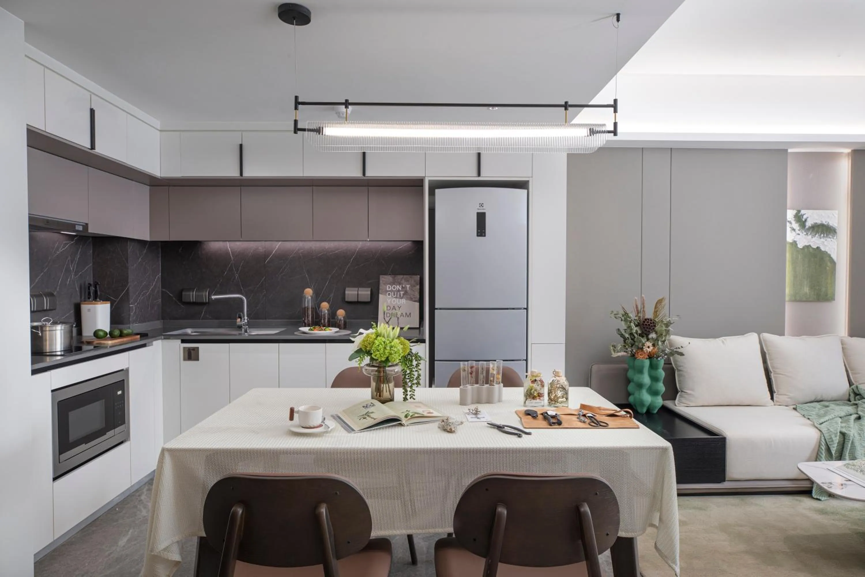 Two Bedroom Executive in Somerset Future Center Wuhan