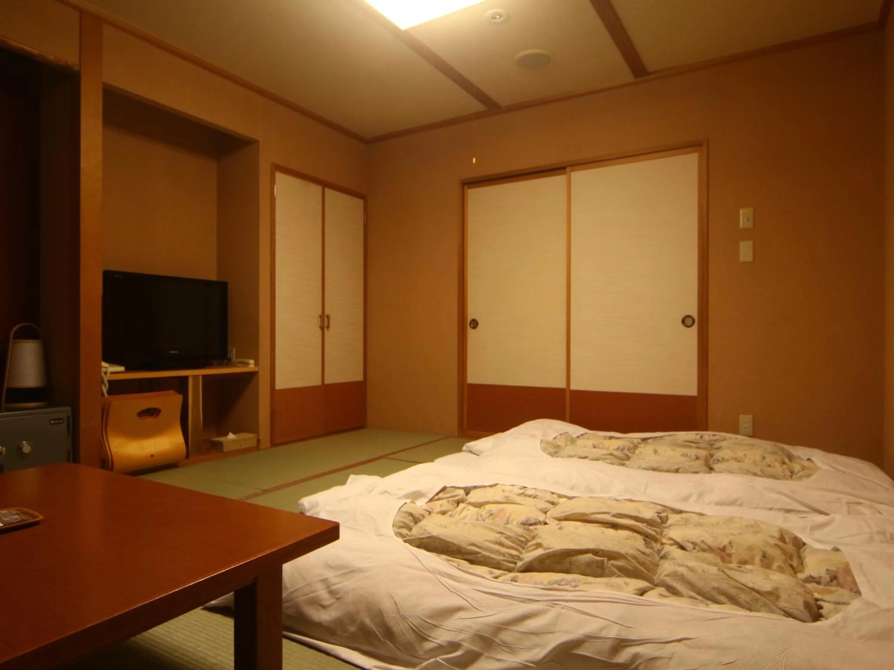 Japanese-Style Room with Private Bathroom and Valley View - Non-Smoking in Kamihoroso