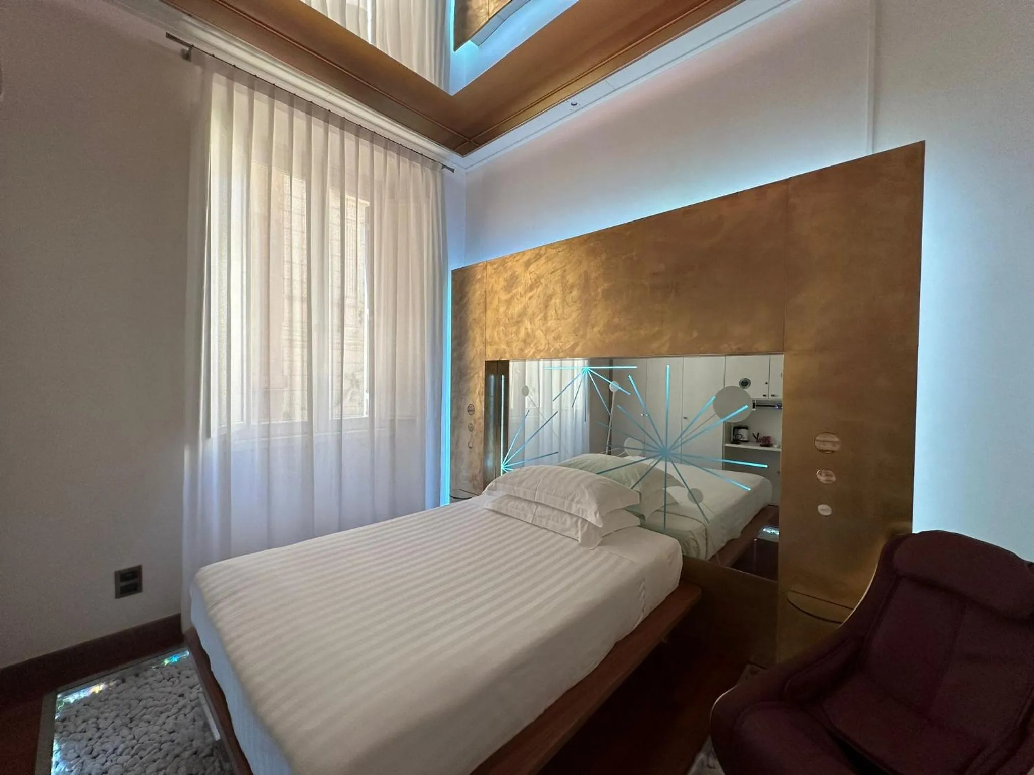 Large Single Room in Hotel Trecento