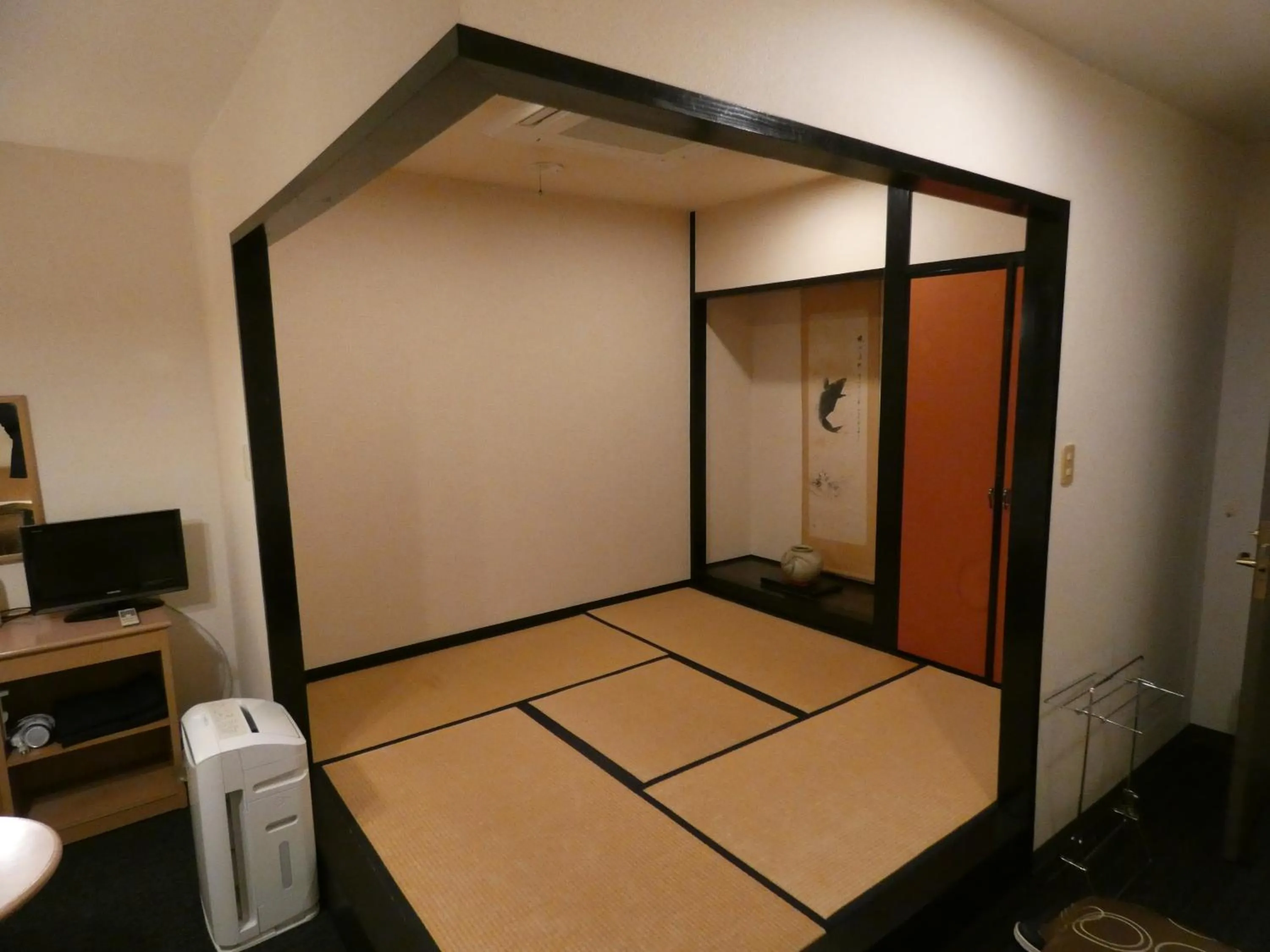Twin Room with Tatami Area in Hotel Tsuchiya