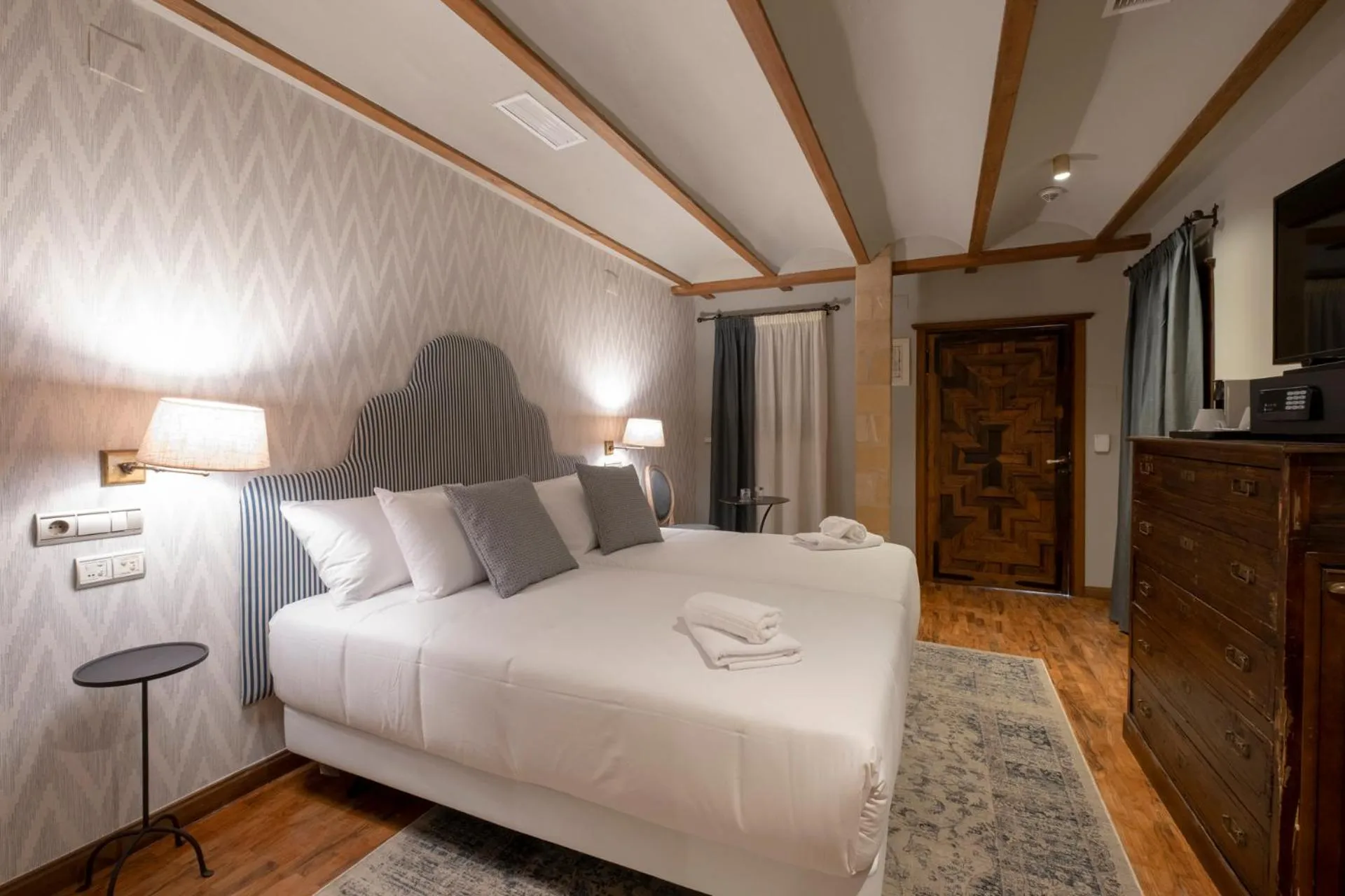 Interior Double or Twin Room in Hotel Cetina Palacio de los Salcedo