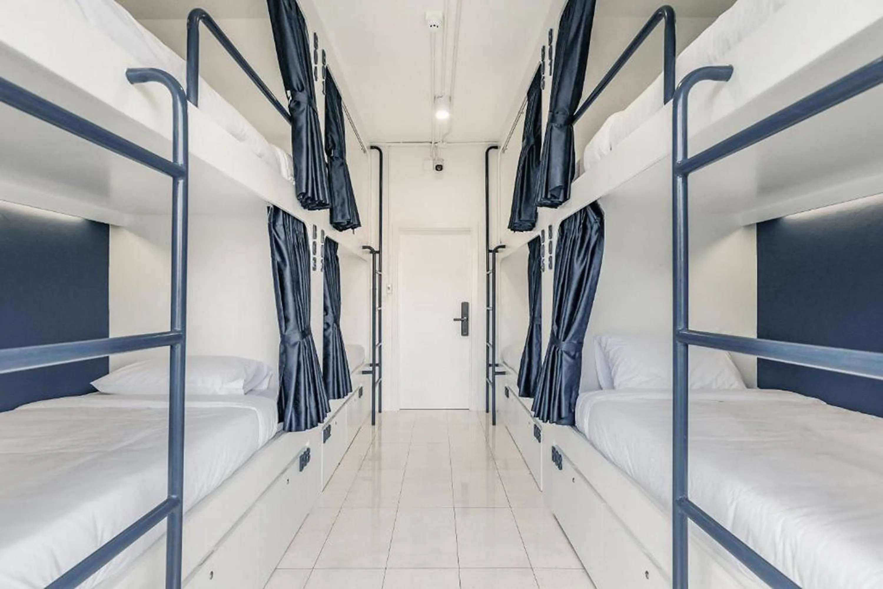 Bed in 8-Bed Mixed Dormitory Room in Shapel Hostel and Cafe