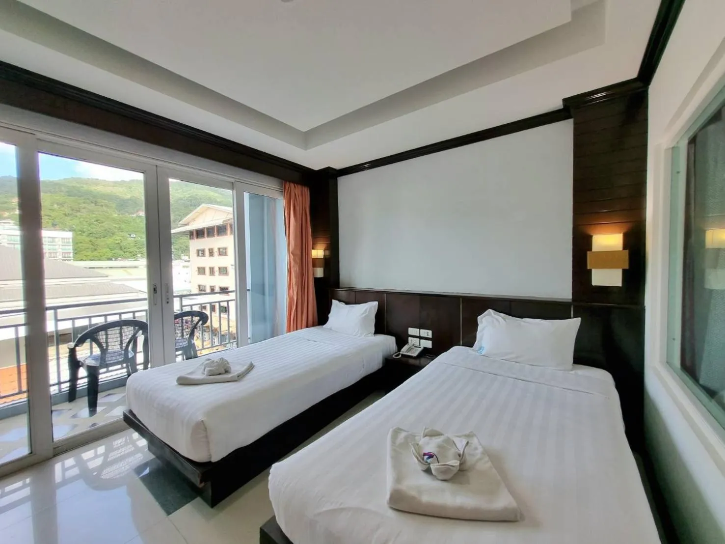 Deluxe Twin Room in 77 Patong Hotel & Spa