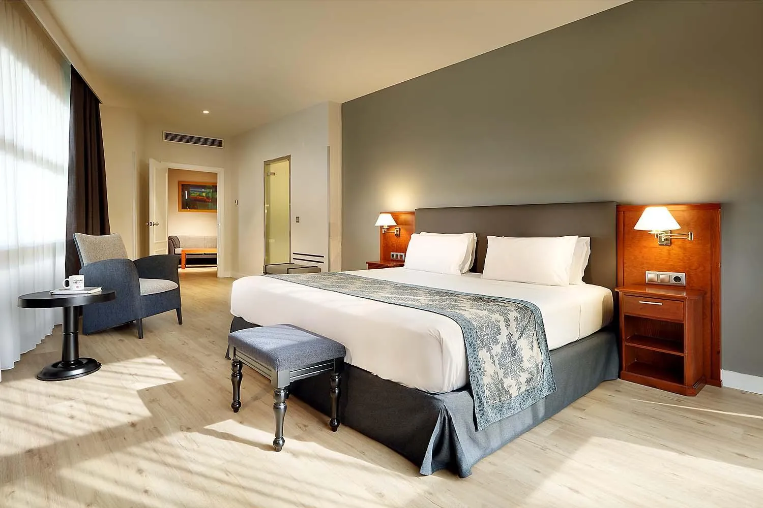 Twin Room in Exe Isla Cartuja