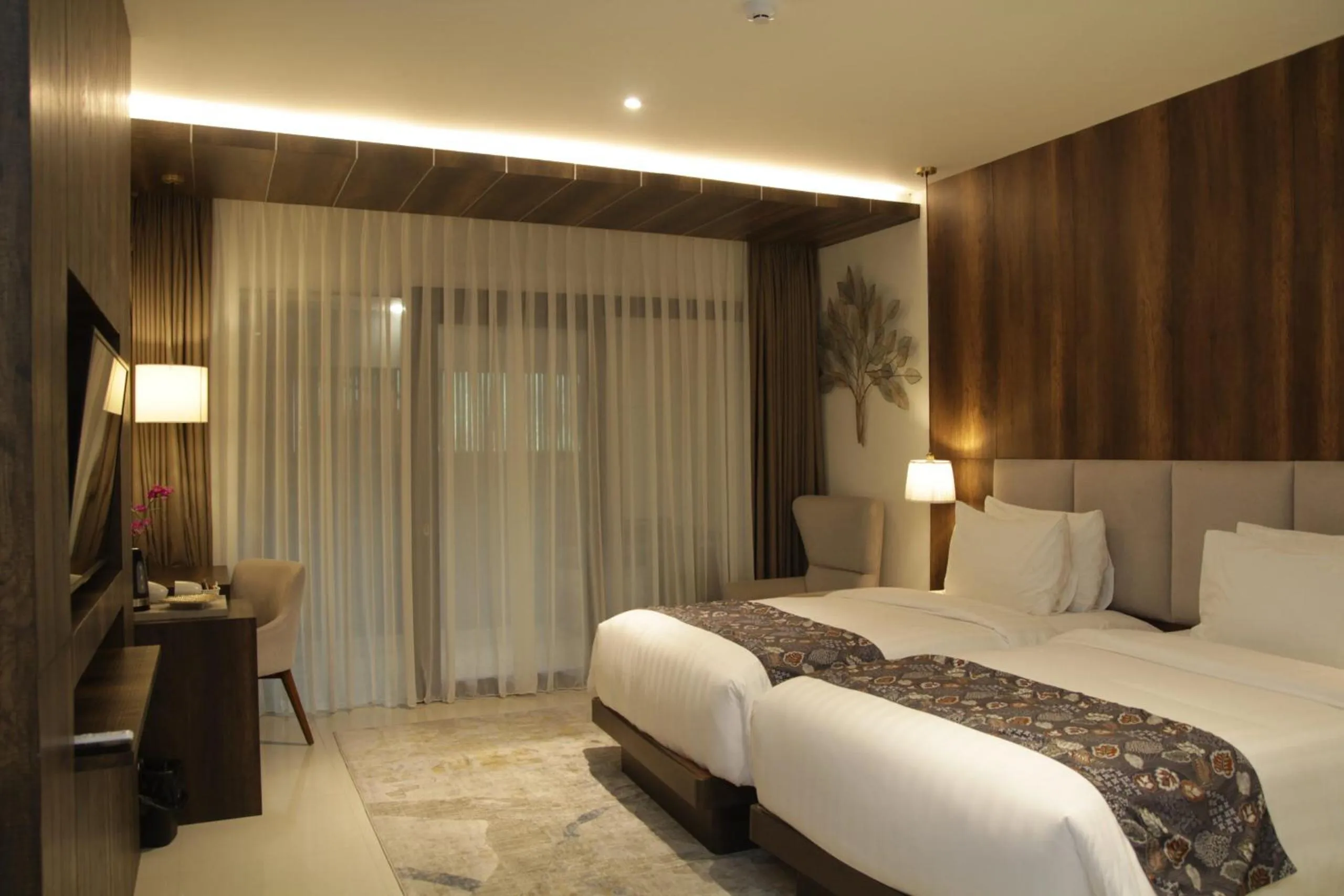 Twin Room with Terrace in Forest Hills Hotel