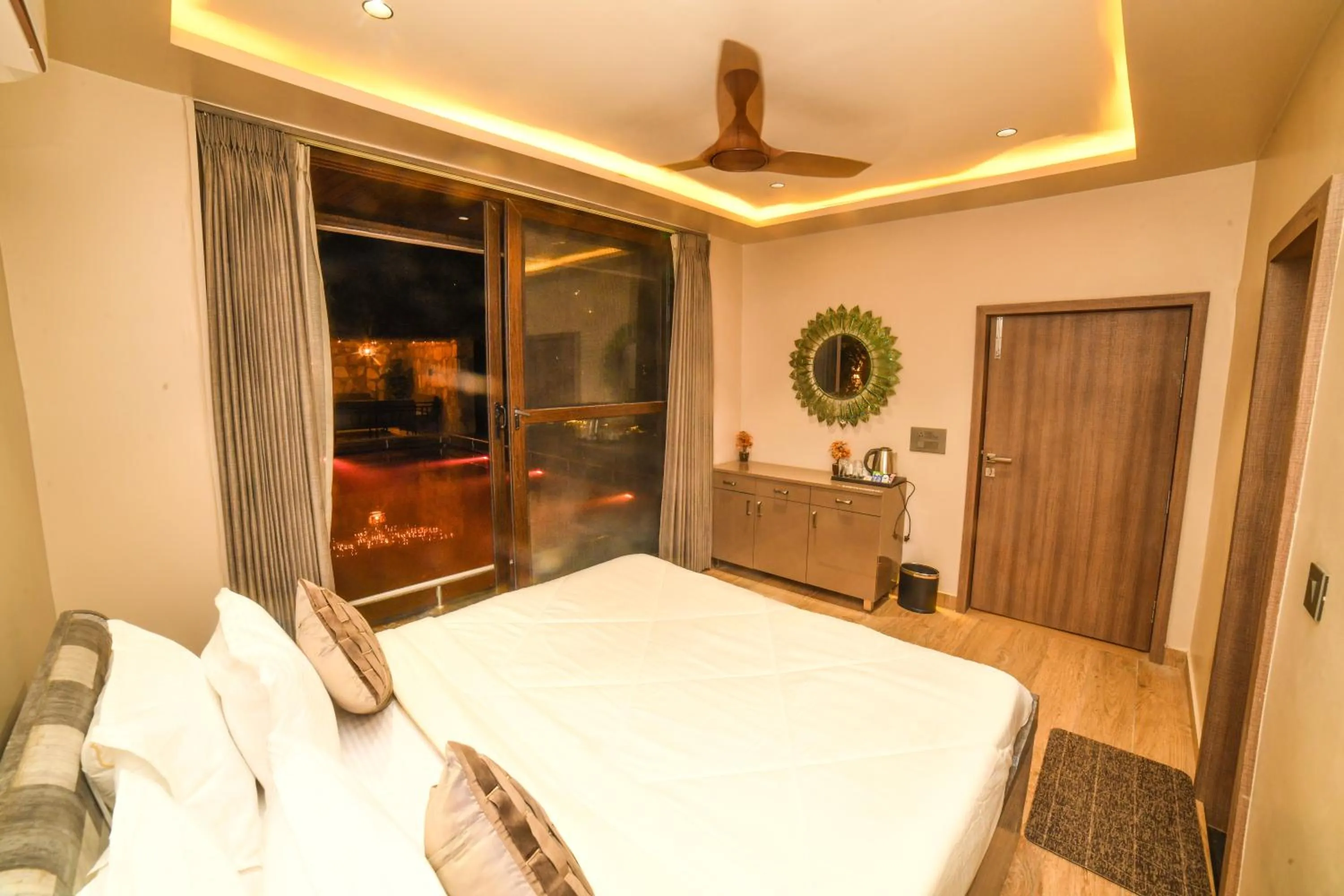 King Suite with Pool View in Out House Pushkar