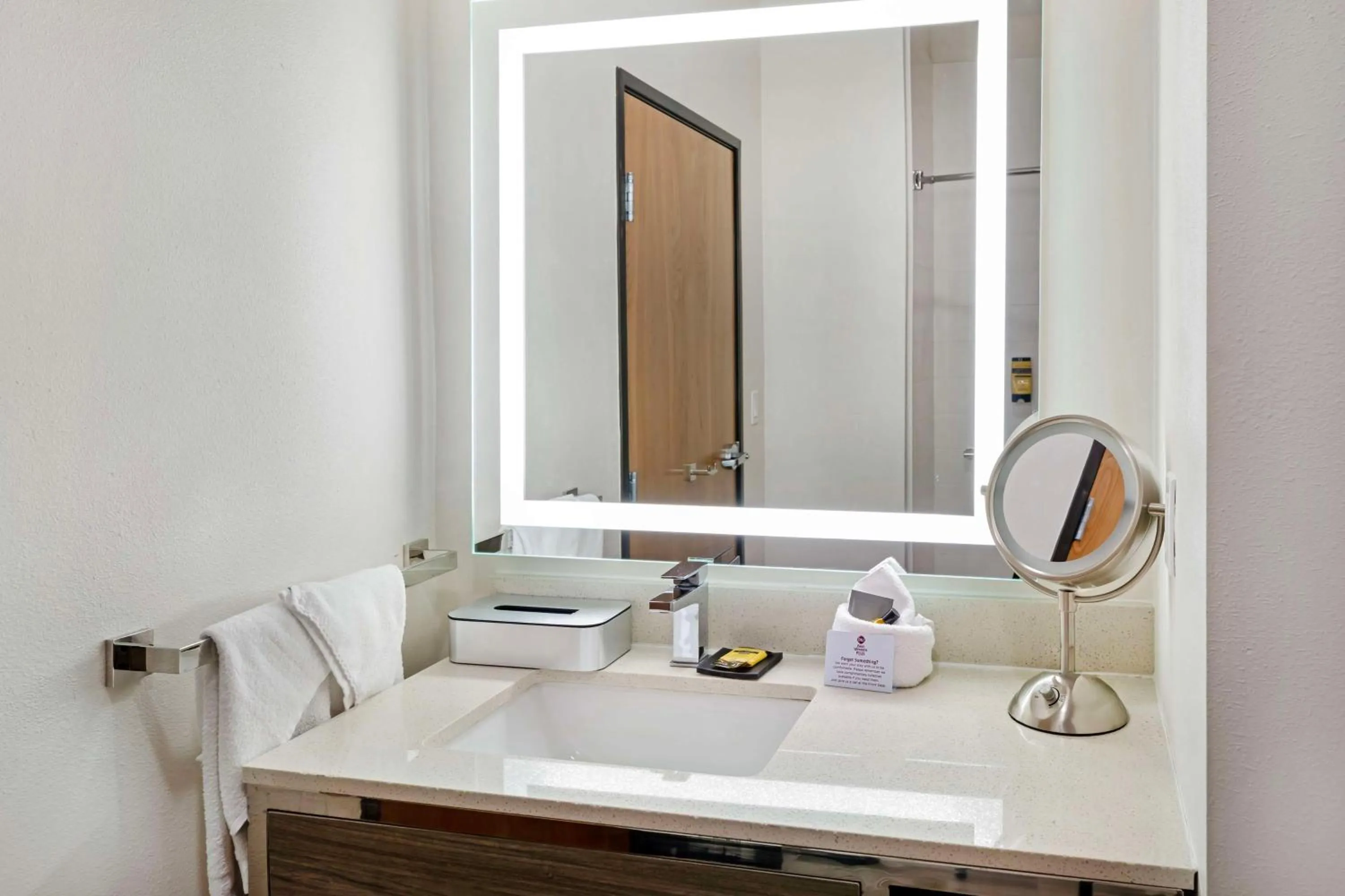 Queen Room with Two Queen Beds - Disability Access in Best Western Plus Executive Residency Carlsbad Hotel