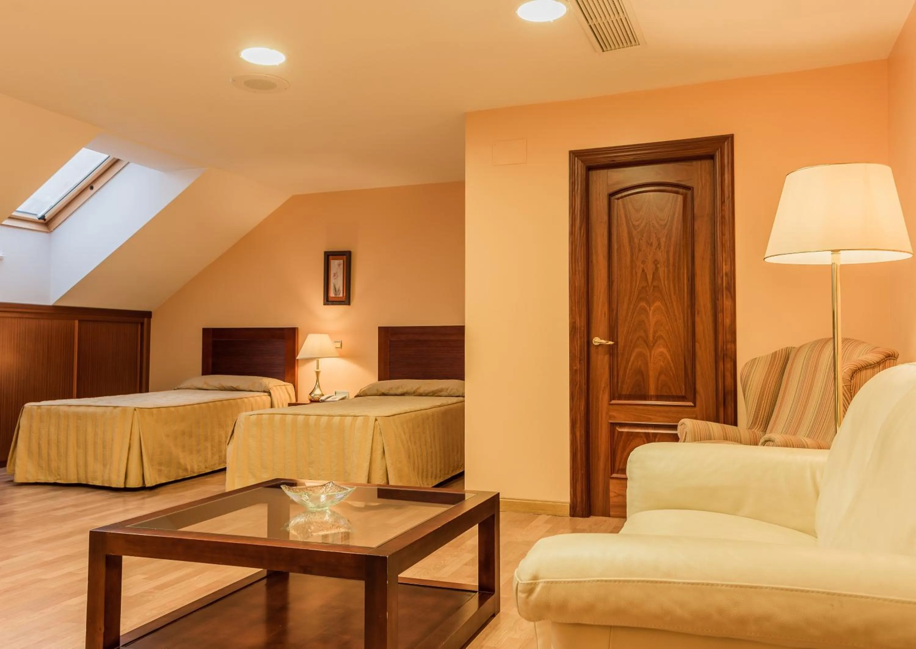 Quadruple Room (4 Adults) in Sercotel Guadiana