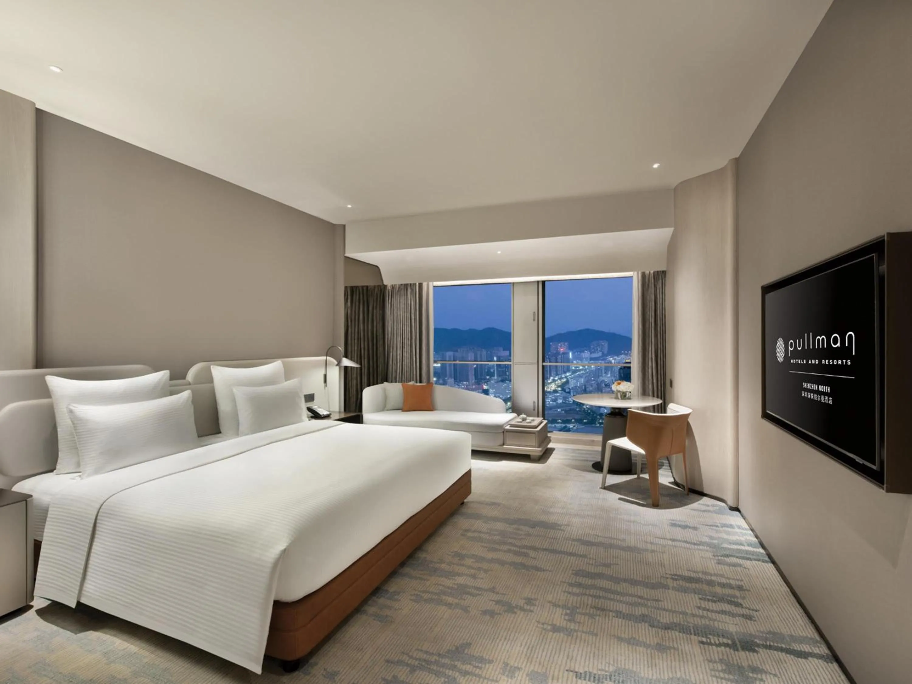 Deluxe King Room in Pullman Shenzhen North