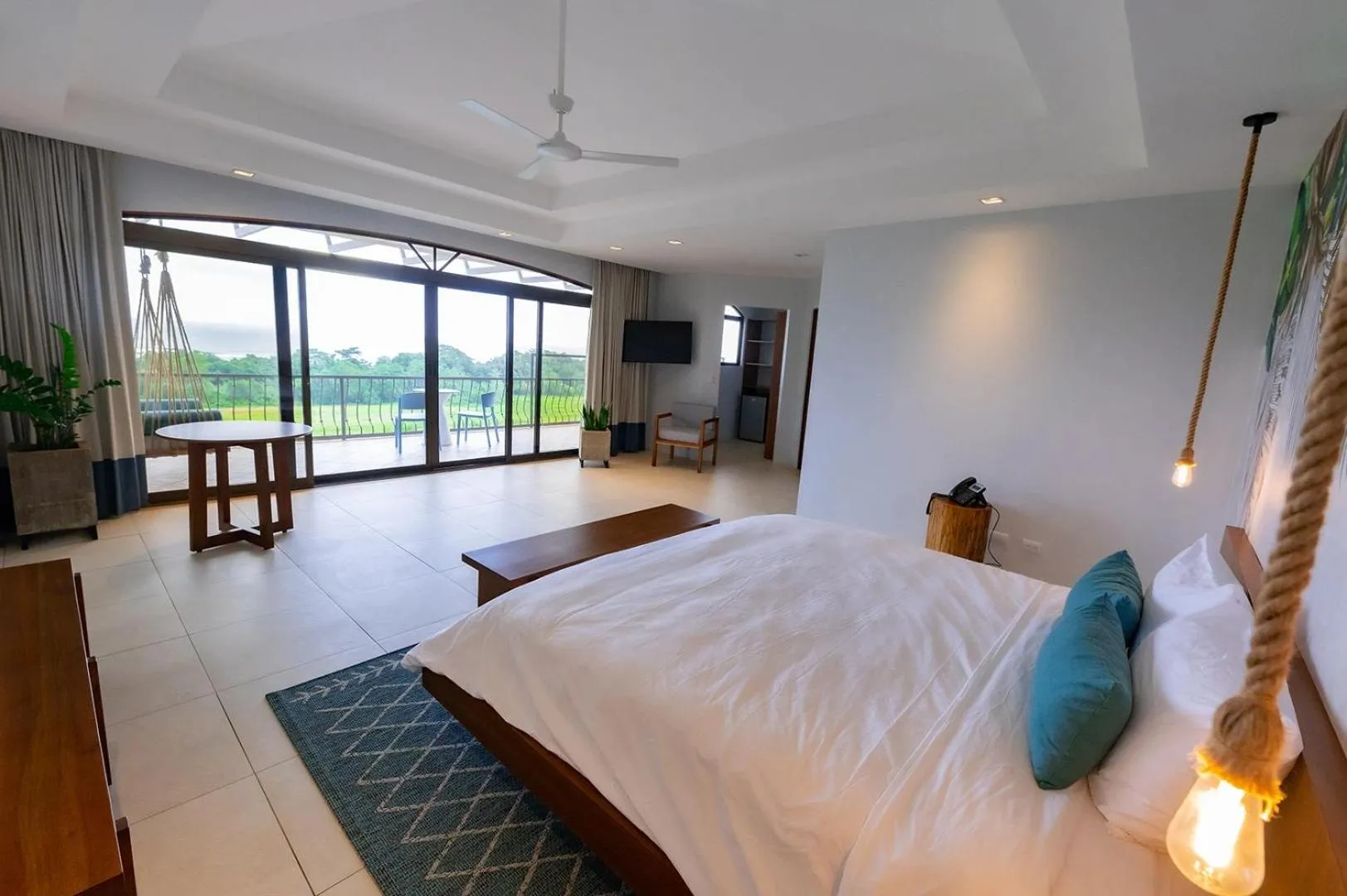 Suite with Hot Tub in Marala Hotel