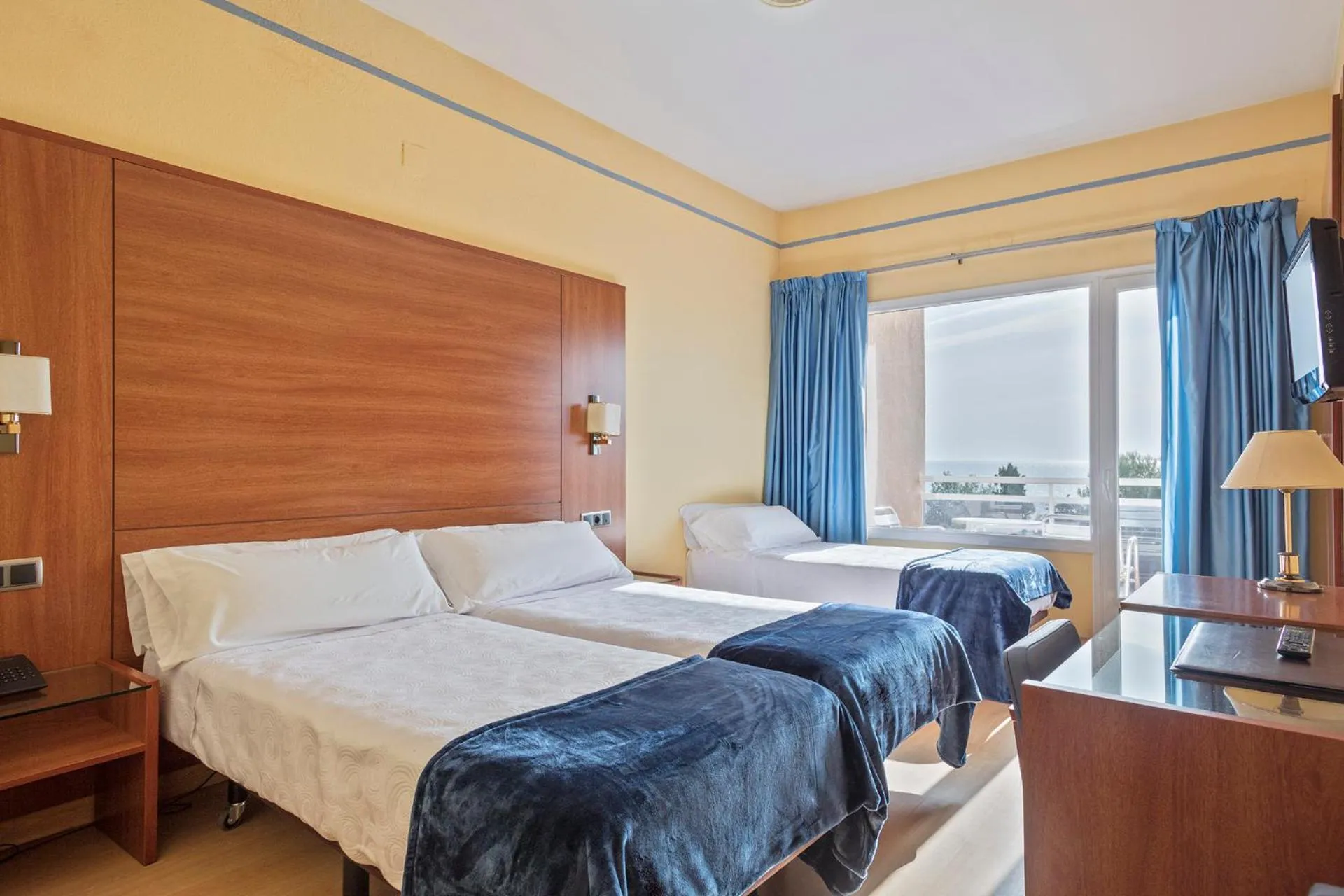 Triple Room with Sea View in Hotel Sant Jordi