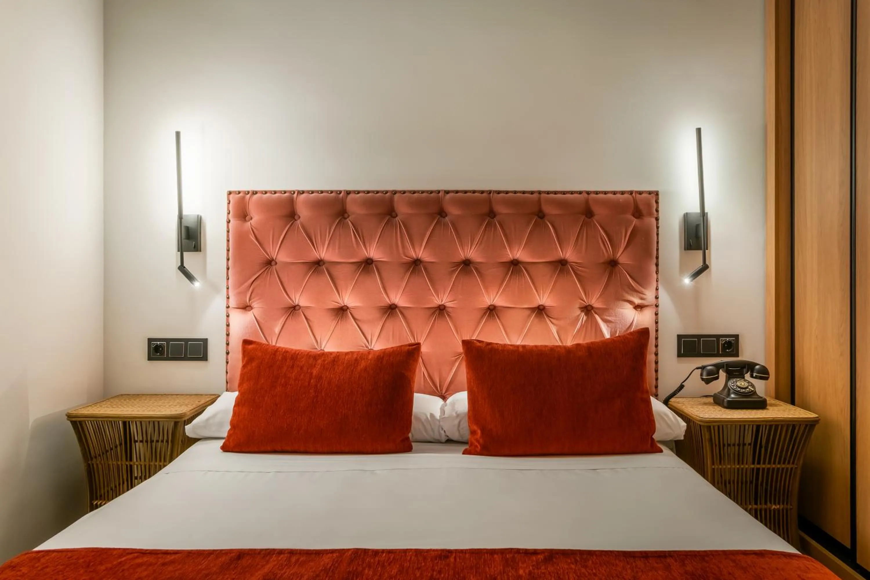 Standard Double Room in BYPILLOW California